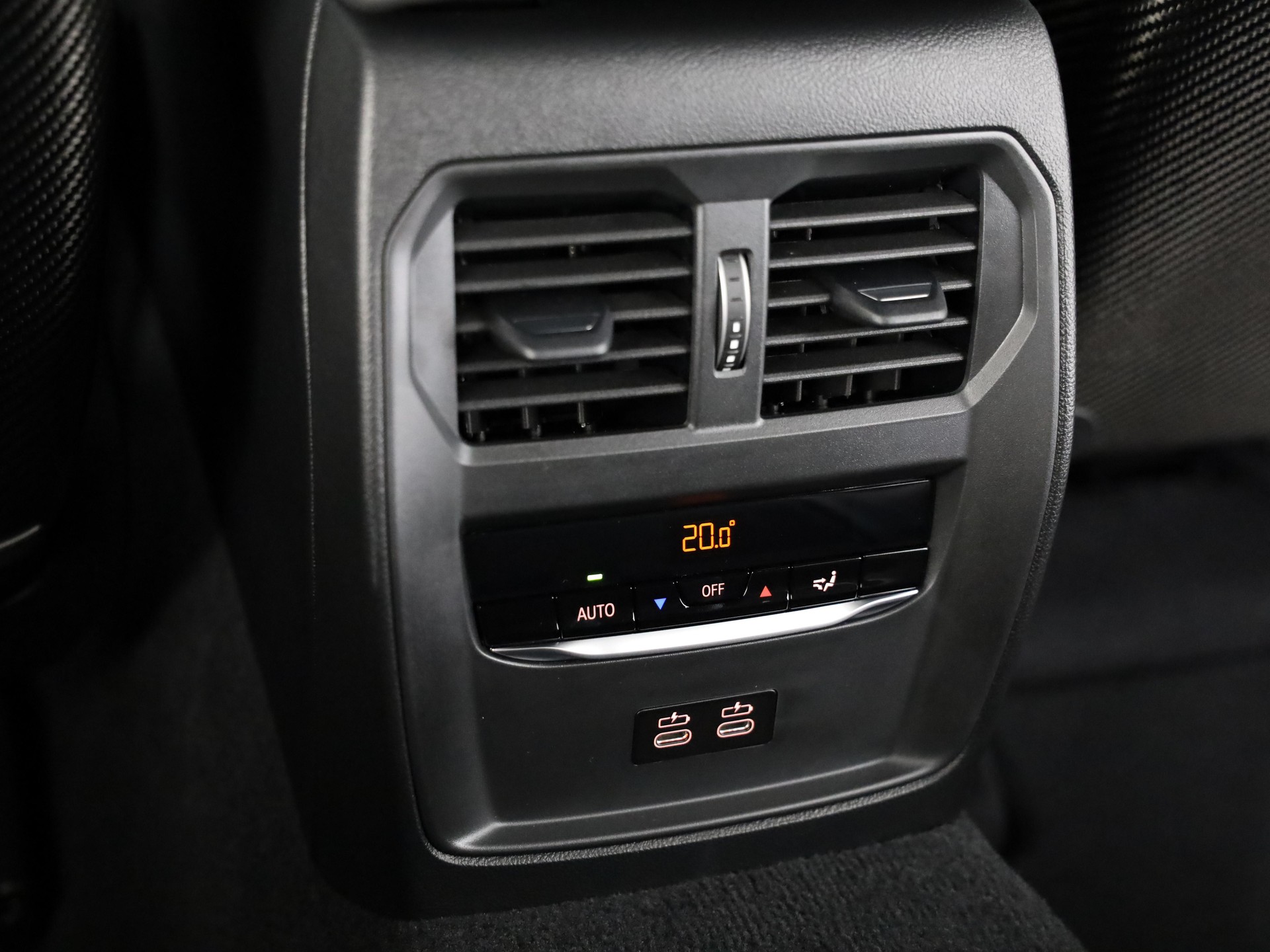 BMW M3 Competition xDrive Touring-image-18