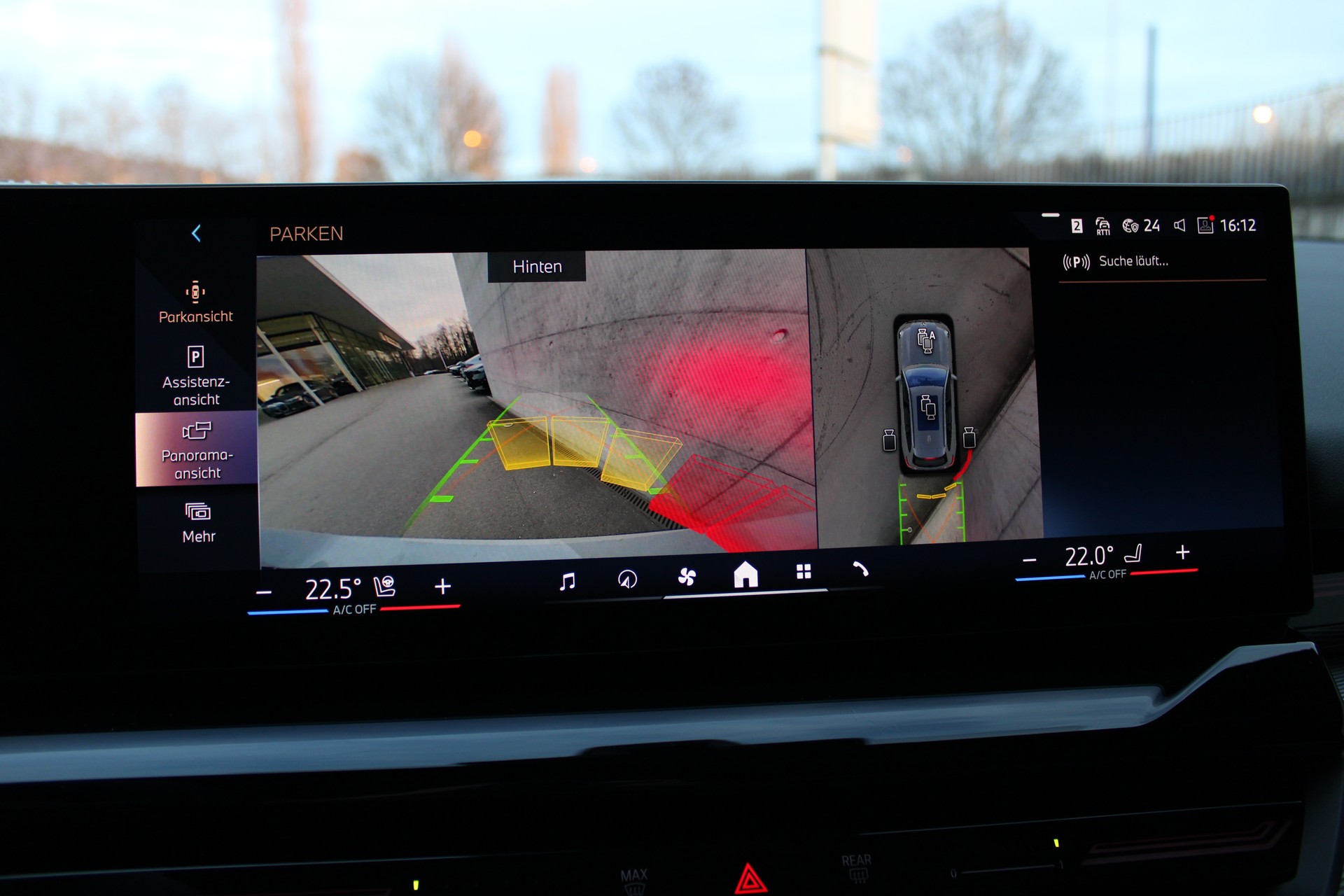 BMW 520d xDrive Touring M Sport-image-12