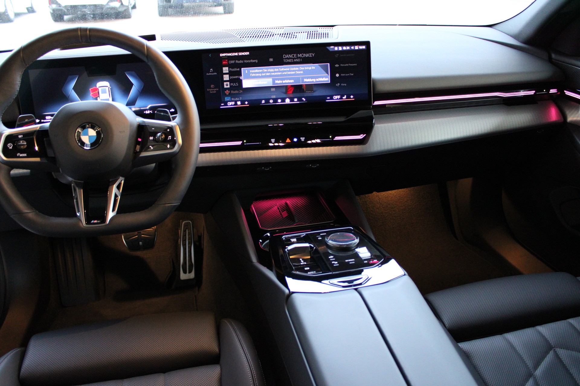 BMW 520d xDrive Touring M Sport-image-9