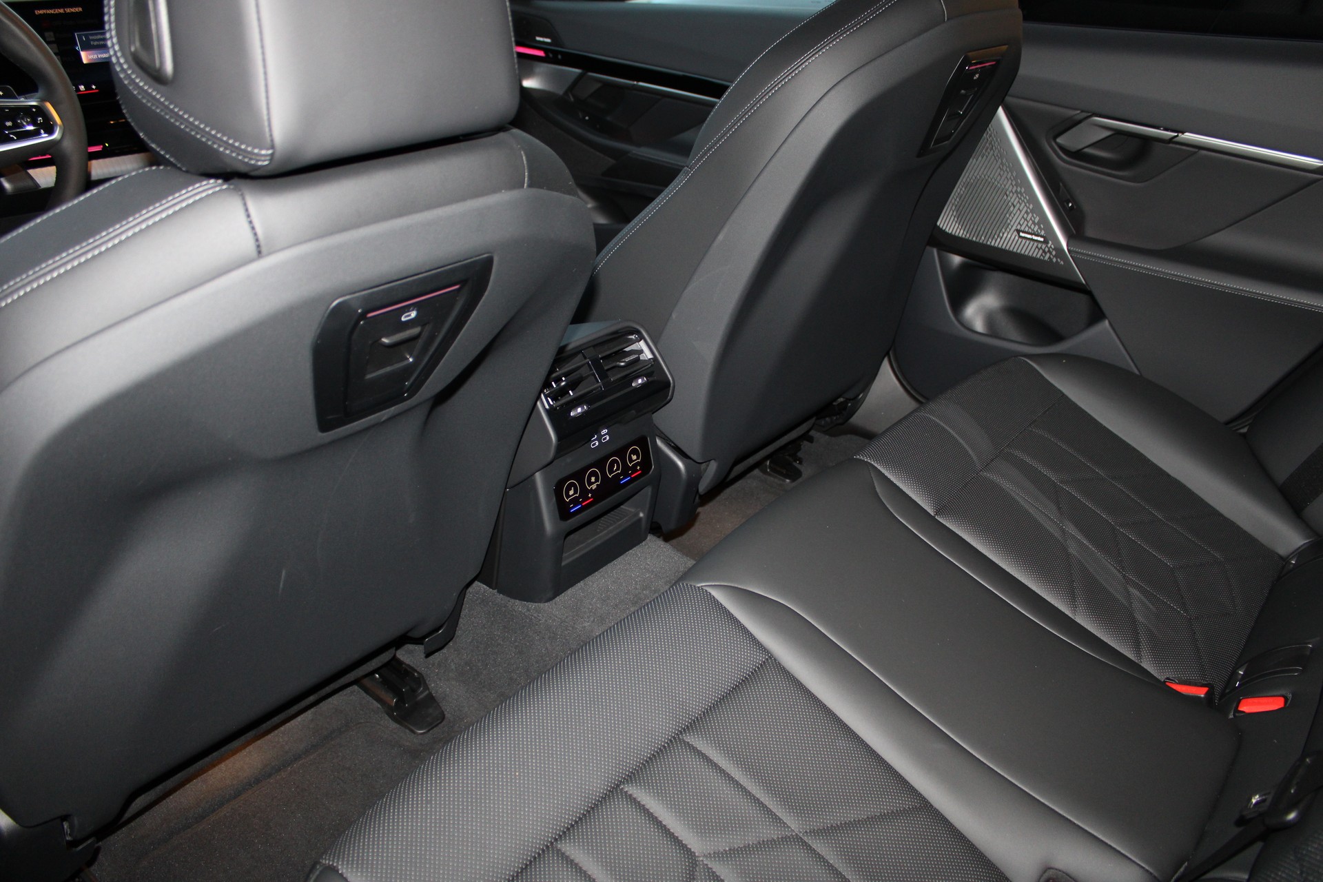 BMW 520d xDrive Touring M Sport-image-8