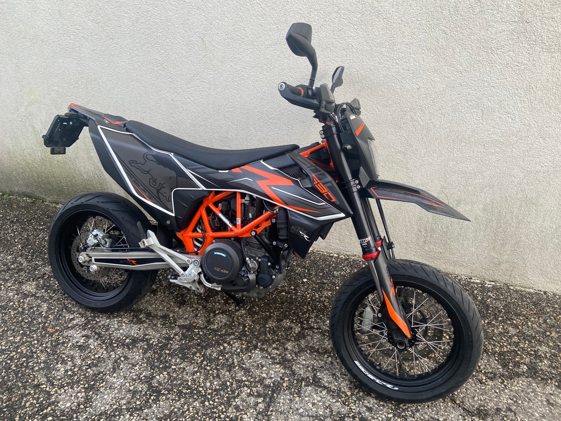 KTM 690 SMC R ABS-image-3