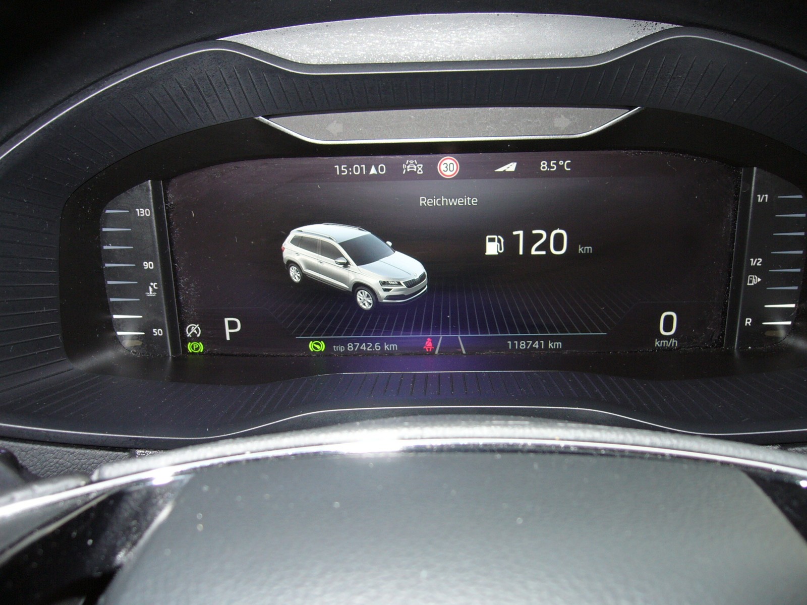 SKODA Karoq 1.5 TSI ACT SportLine DSG-image-19