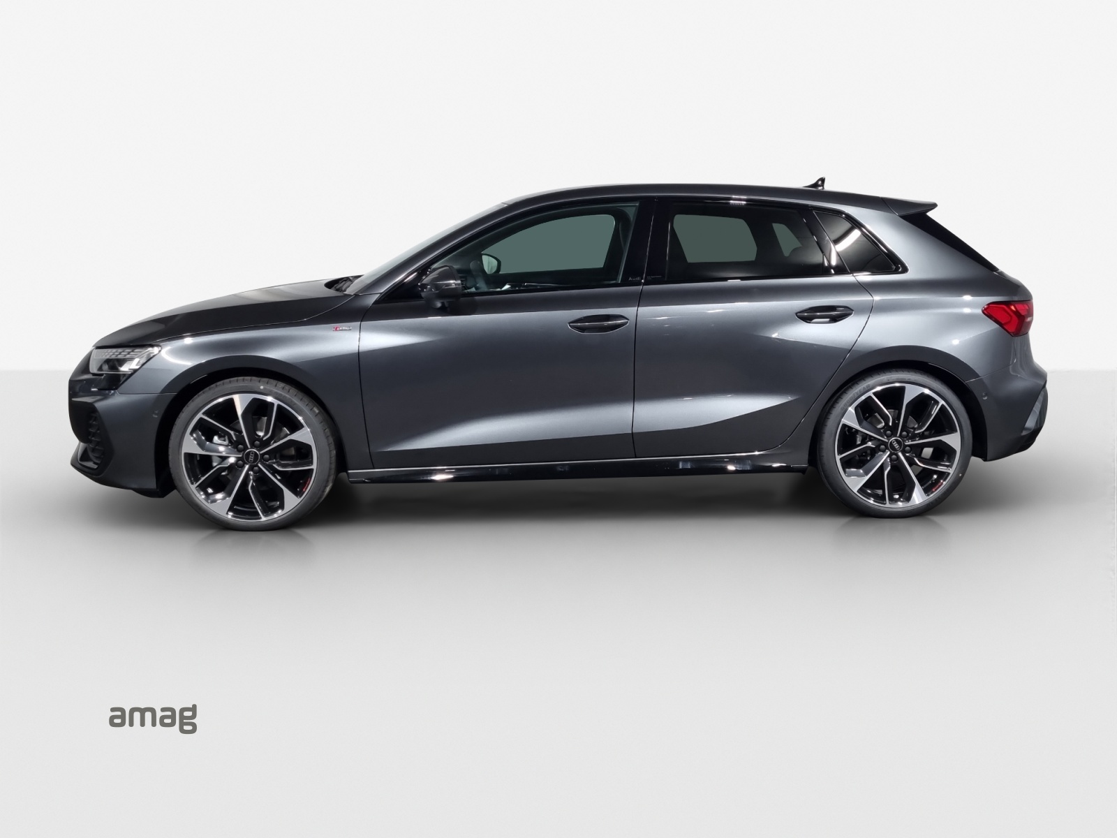 AUDI A3 Sportback TFSI 110 kW S line Attraction S tronic-image-1