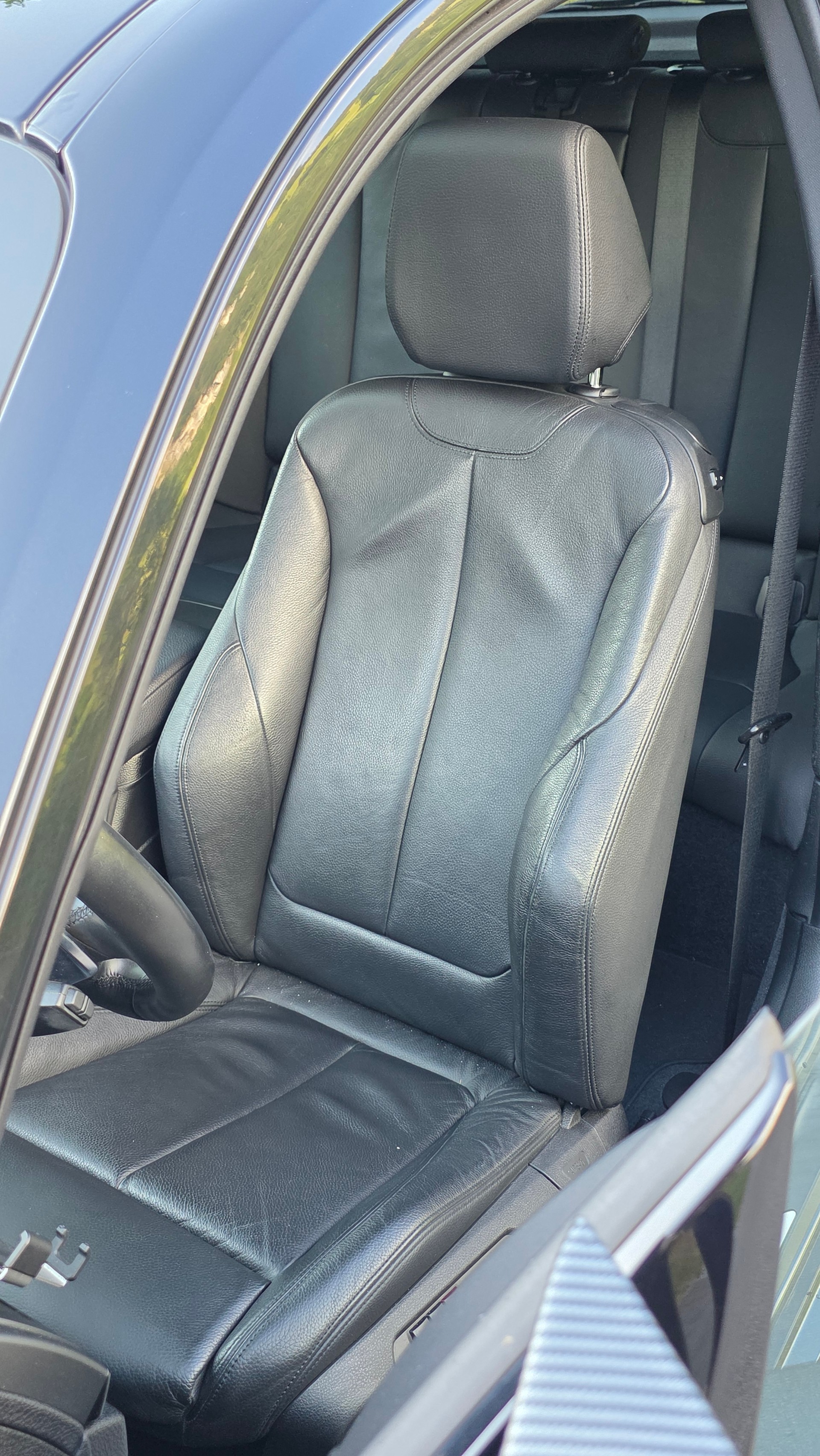 BMW M135i xDrive Steptronic-image-5