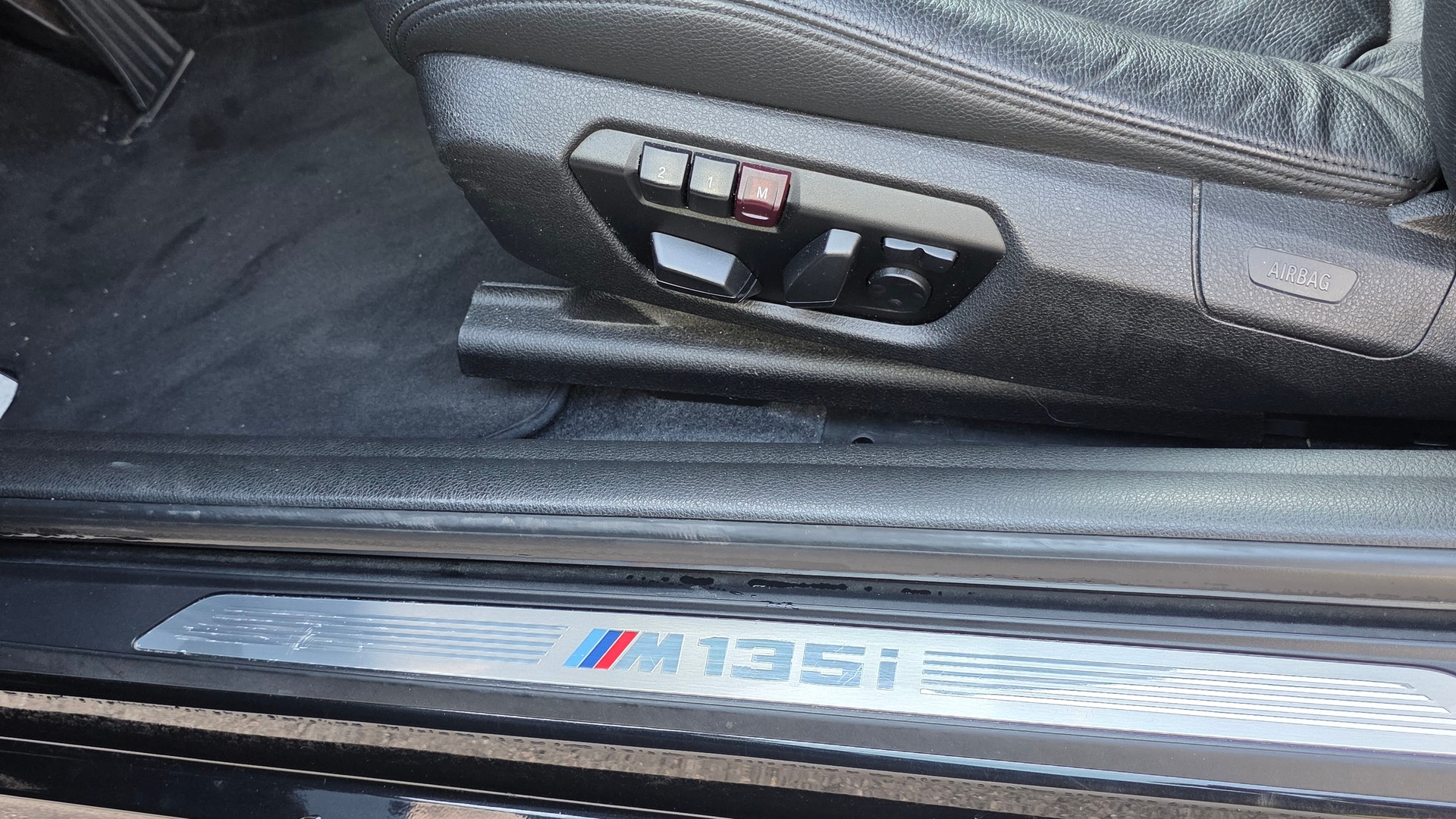 BMW M135i xDrive Steptronic-image-4