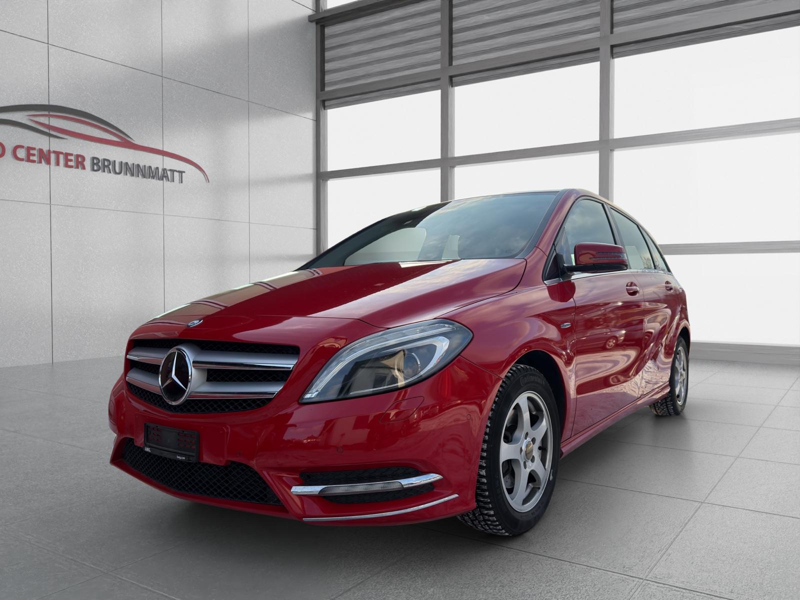 MERCEDES-BENZ B 180 Active Edition-image-0