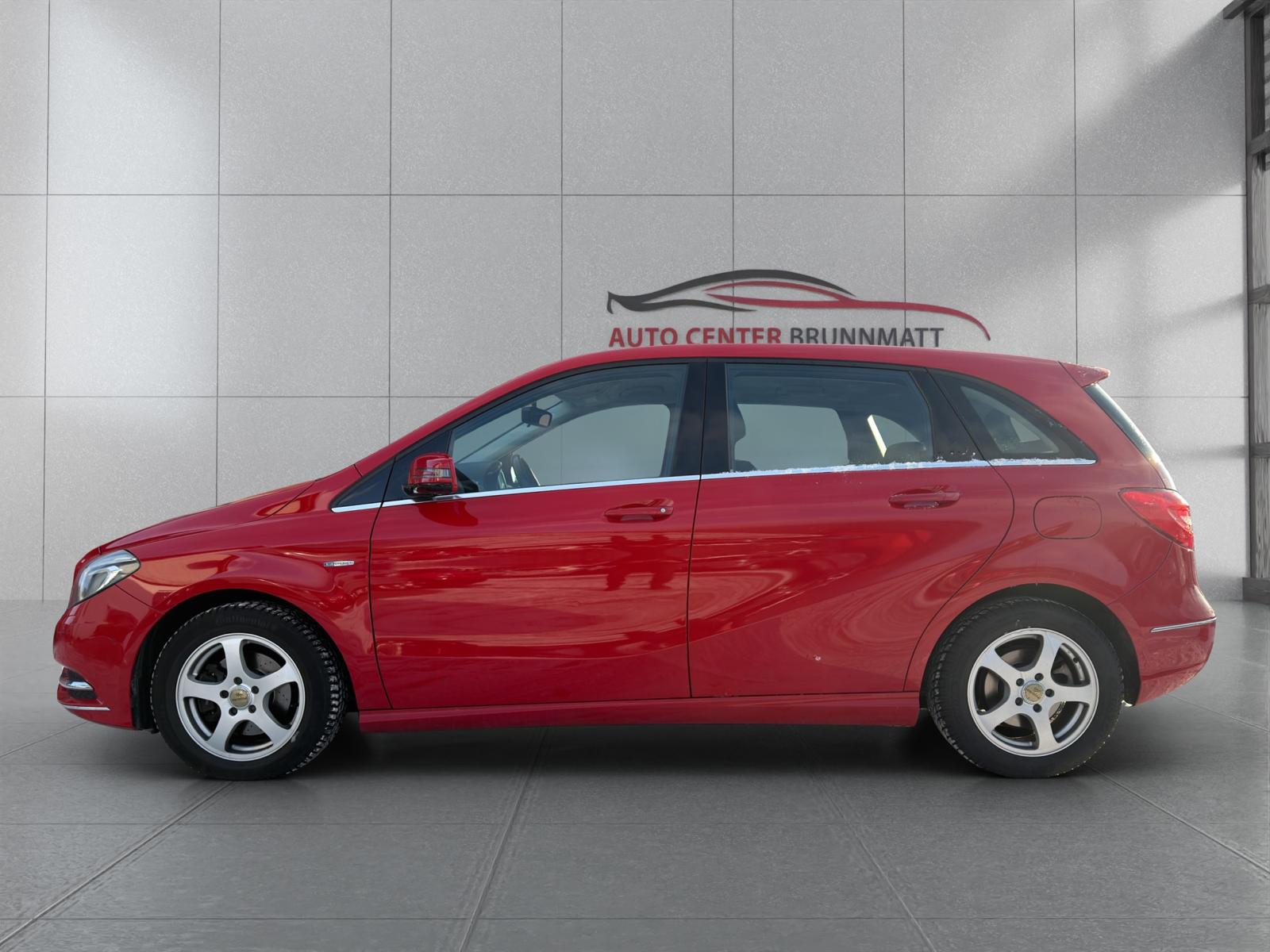 MERCEDES-BENZ B 180 Active Edition-image-5