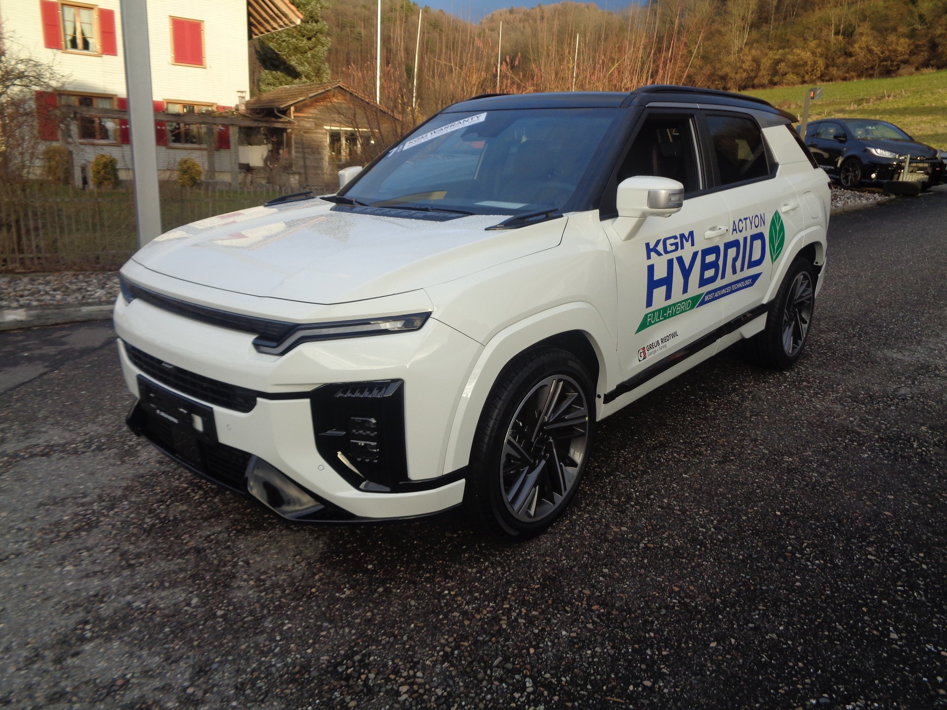 KGM-SsangYong Actyon 1.5 T GDI Hybrid Titanium Automat-showroom-element-1