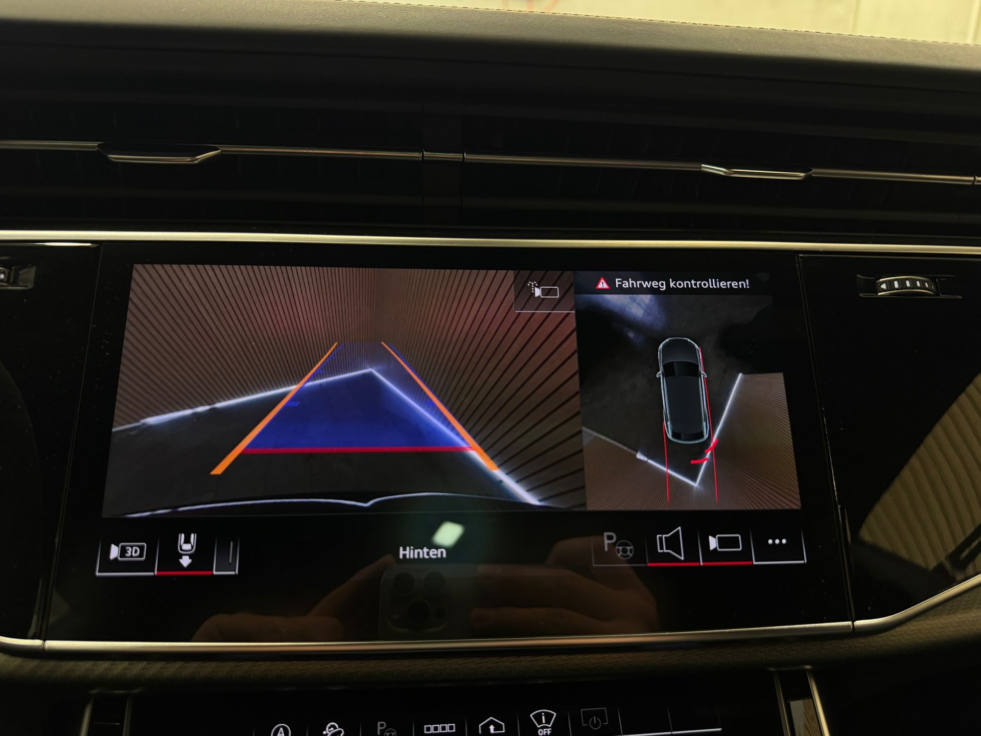 AUDI RSQ8 performance quattro *5 Jahre / 100'000km Werksgarantie & Gratis Service Paket*-image-27