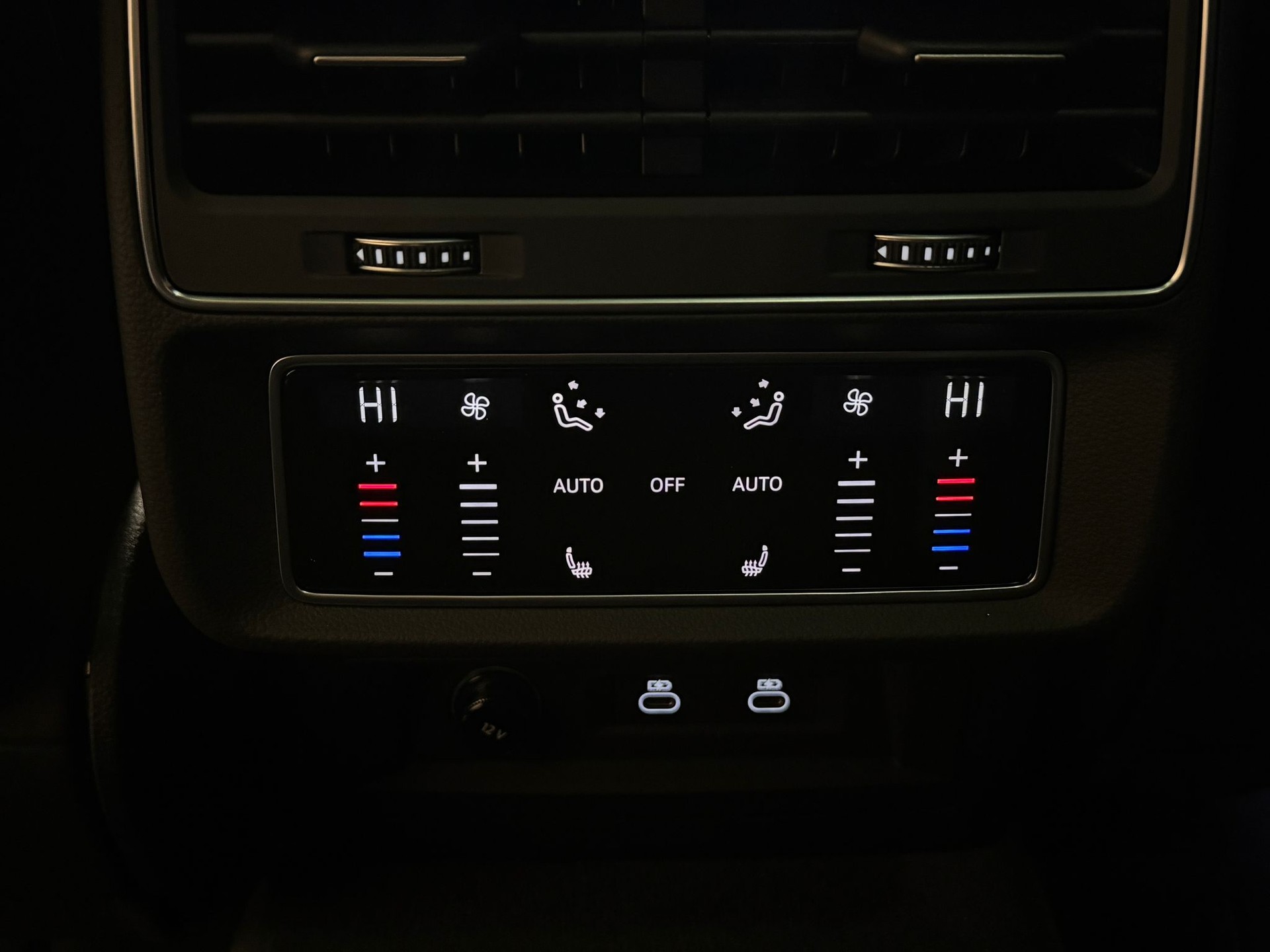 AUDI RSQ8 performance quattro *5 Jahre / 100'000km Werksgarantie & Gratis Service Paket*-image-31