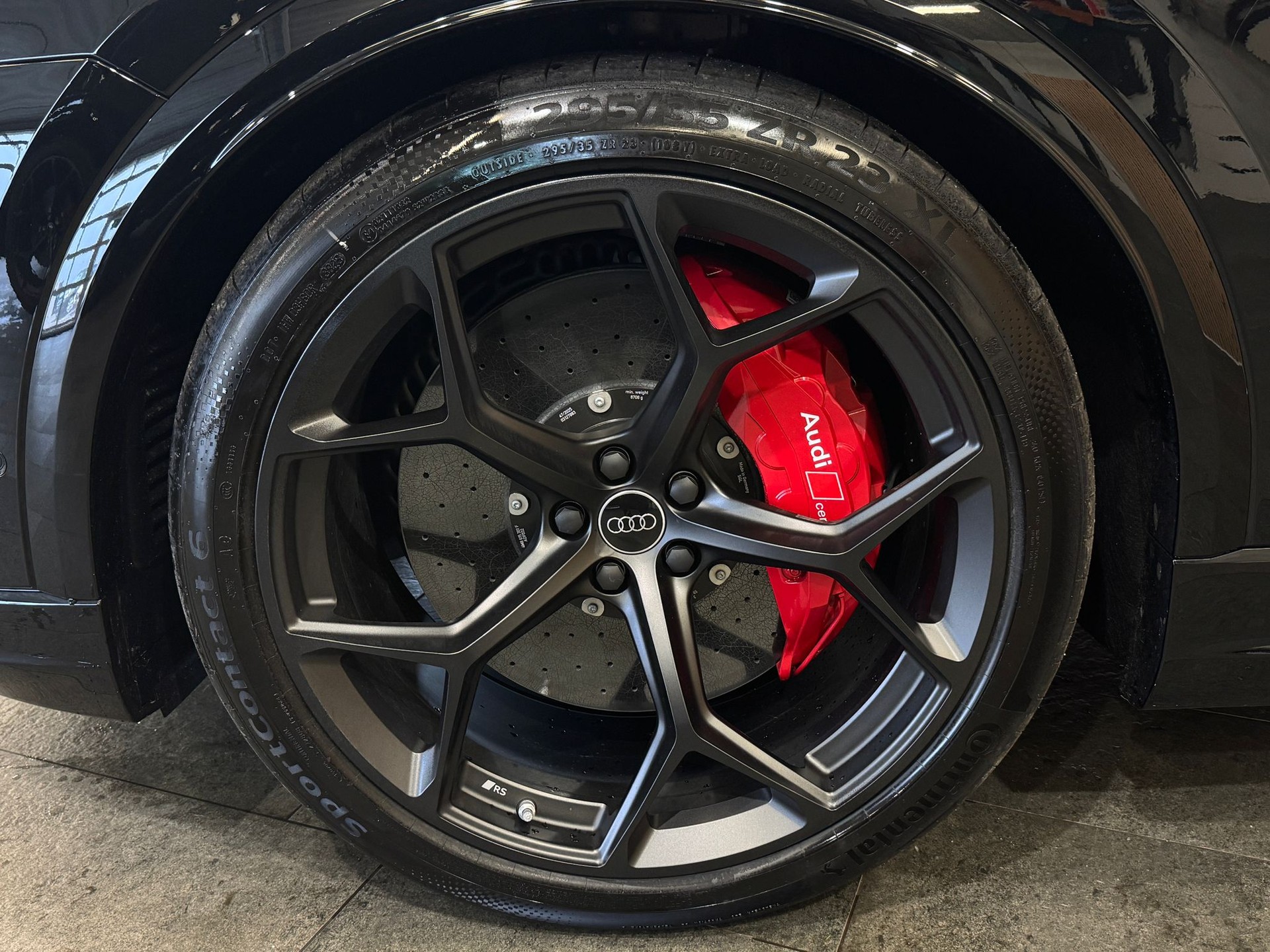 AUDI RSQ8 performance quattro *5 Jahre / 100'000km Werksgarantie & Gratis Service Paket*-image-8