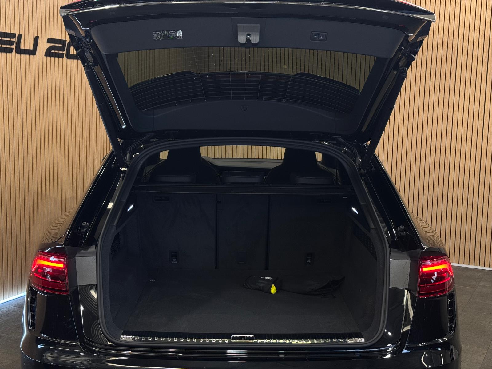 AUDI RSQ8 performance quattro *5 Jahre / 100'000km Werksgarantie & Gratis Service Paket*-image-6