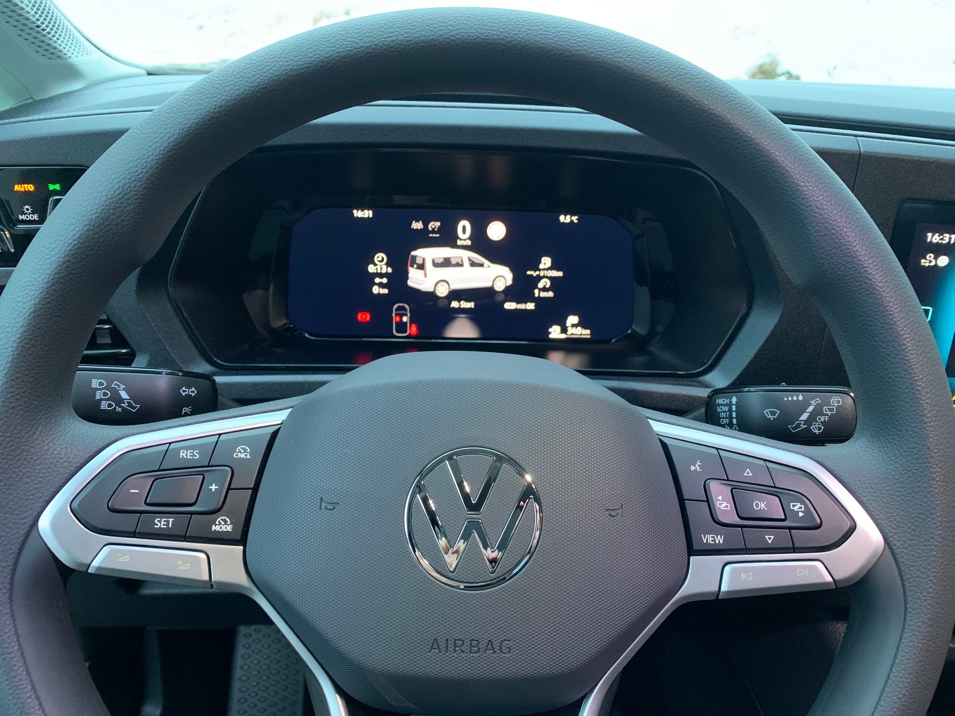 VW Caddy Cargo 2.0TDI Maxi 4Motion-image-11