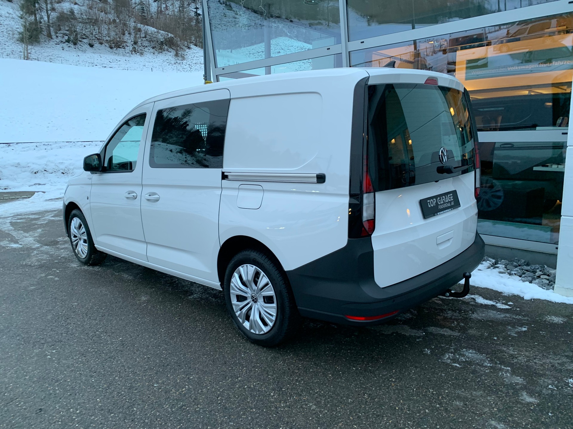 VW Caddy Cargo 2.0TDI Maxi 4Motion-image-4