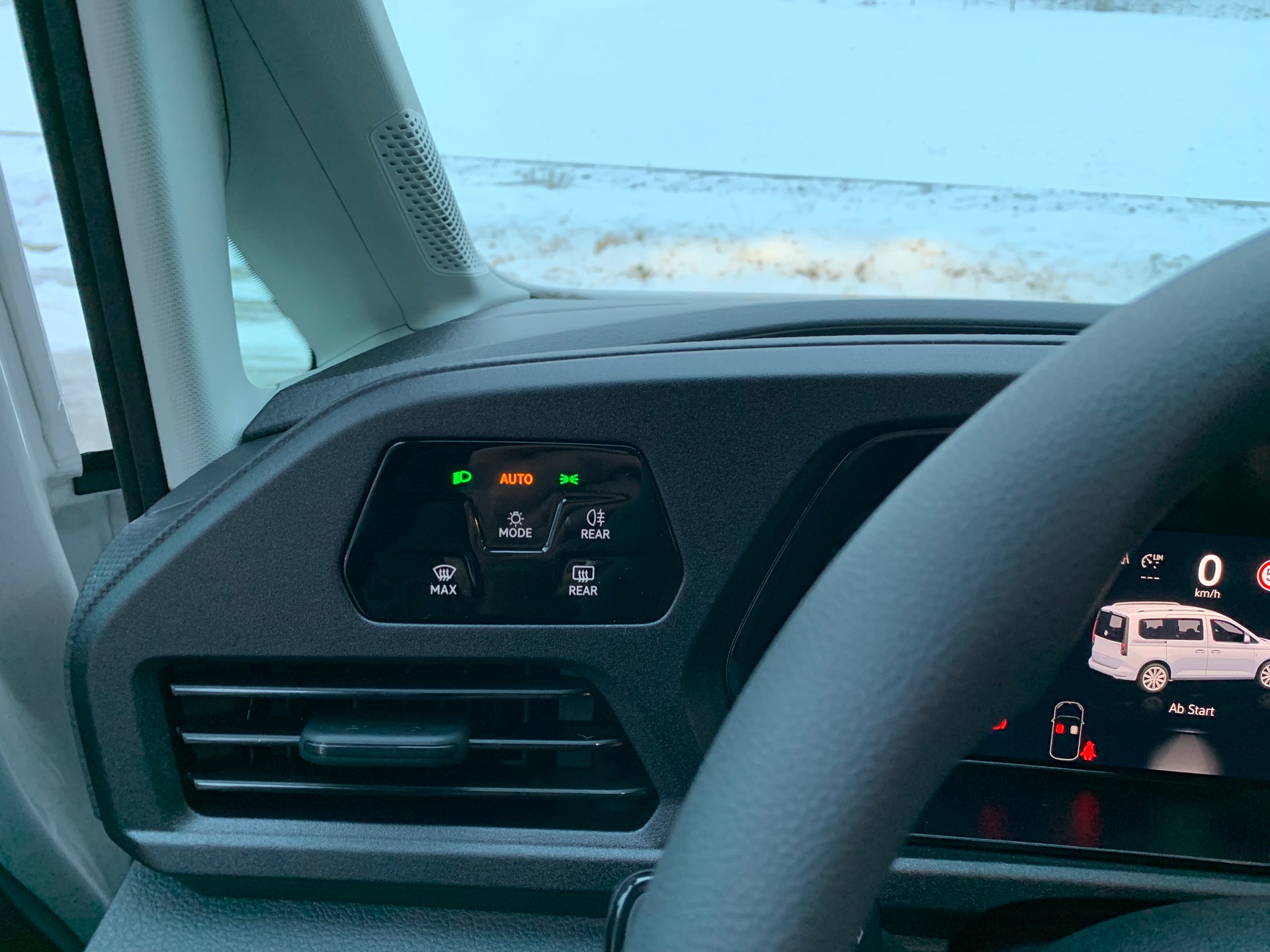 VW Caddy Cargo 2.0TDI Maxi 4Motion-image-10