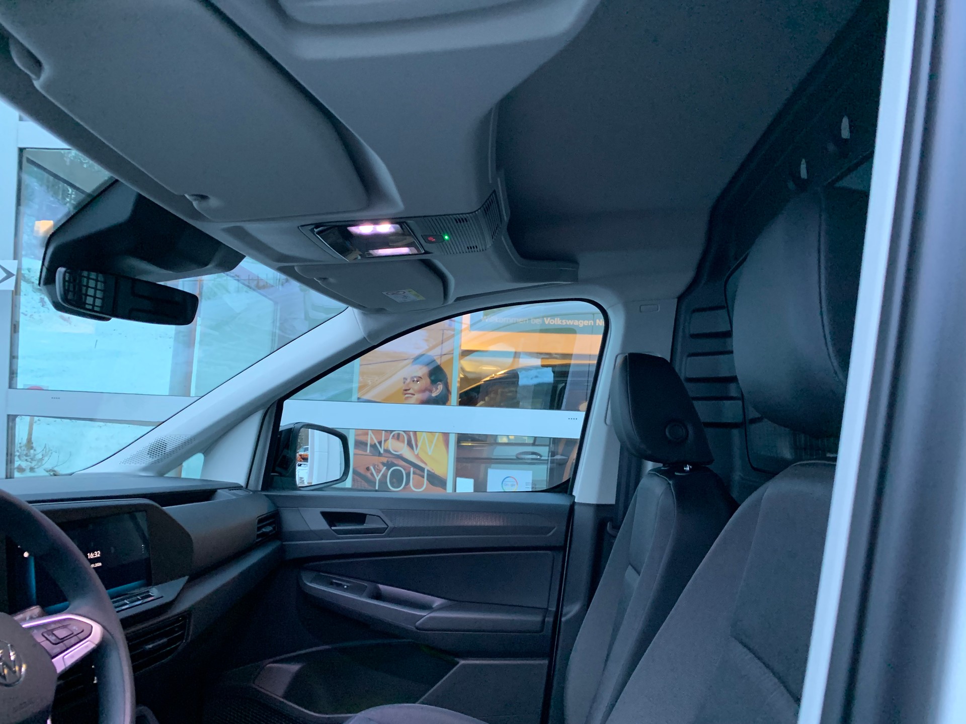 VW Caddy Cargo 2.0TDI Maxi 4Motion-image-9