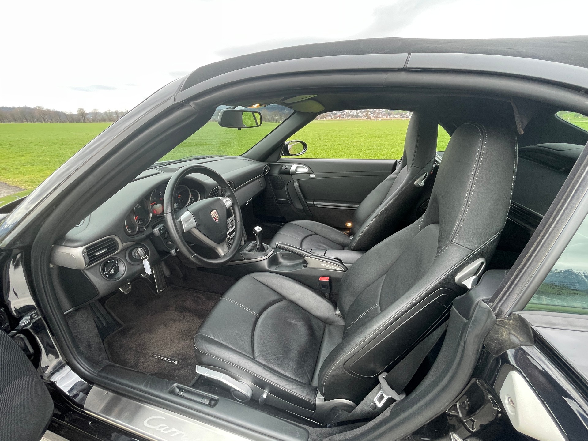 PORSCHE 911 Cabrio 3.6 Carrera 2-image-9