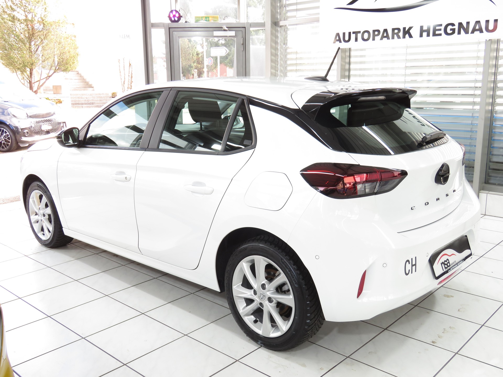 OPEL Corsa 1.2 TP Edition Automat-image-5