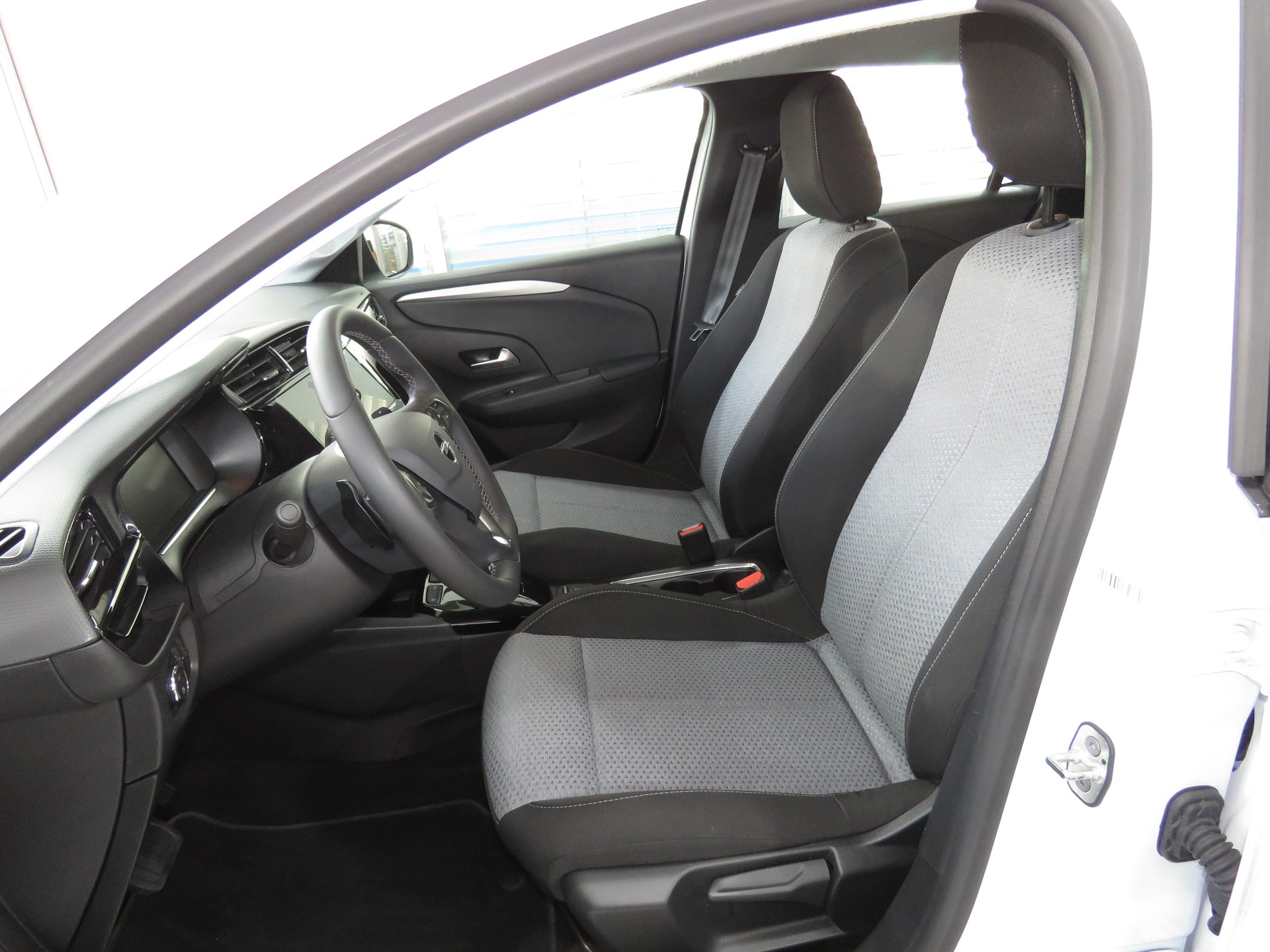 OPEL Corsa 1.2 TP Edition Automat-image-7