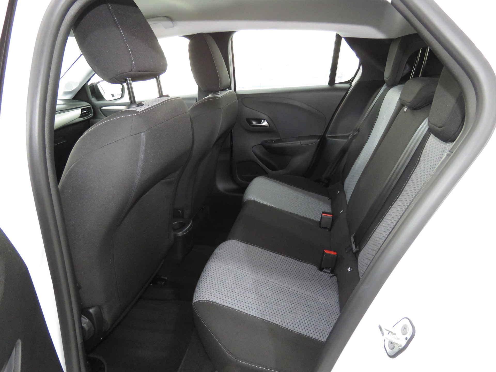 OPEL Corsa 1.2 TP Edition Automat-image-8