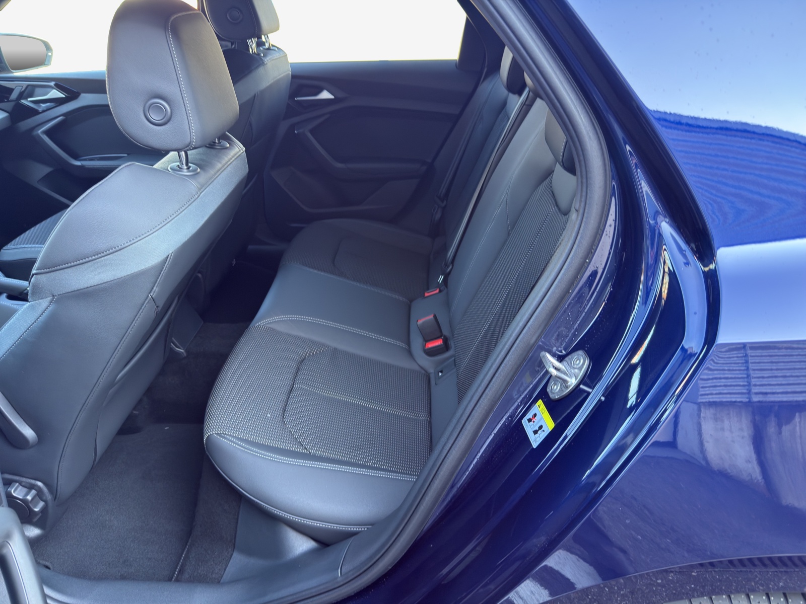AUDI A1 Sportback 30 TFSI S Line Attraction S-tronic-image-11