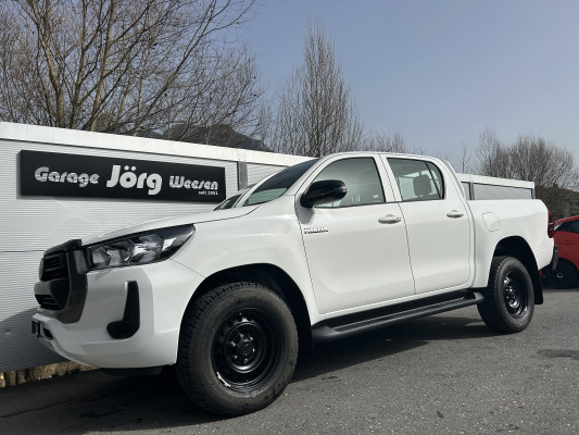 TOYOTA Hilux 2.8d Comf. DC 4x4-image-0