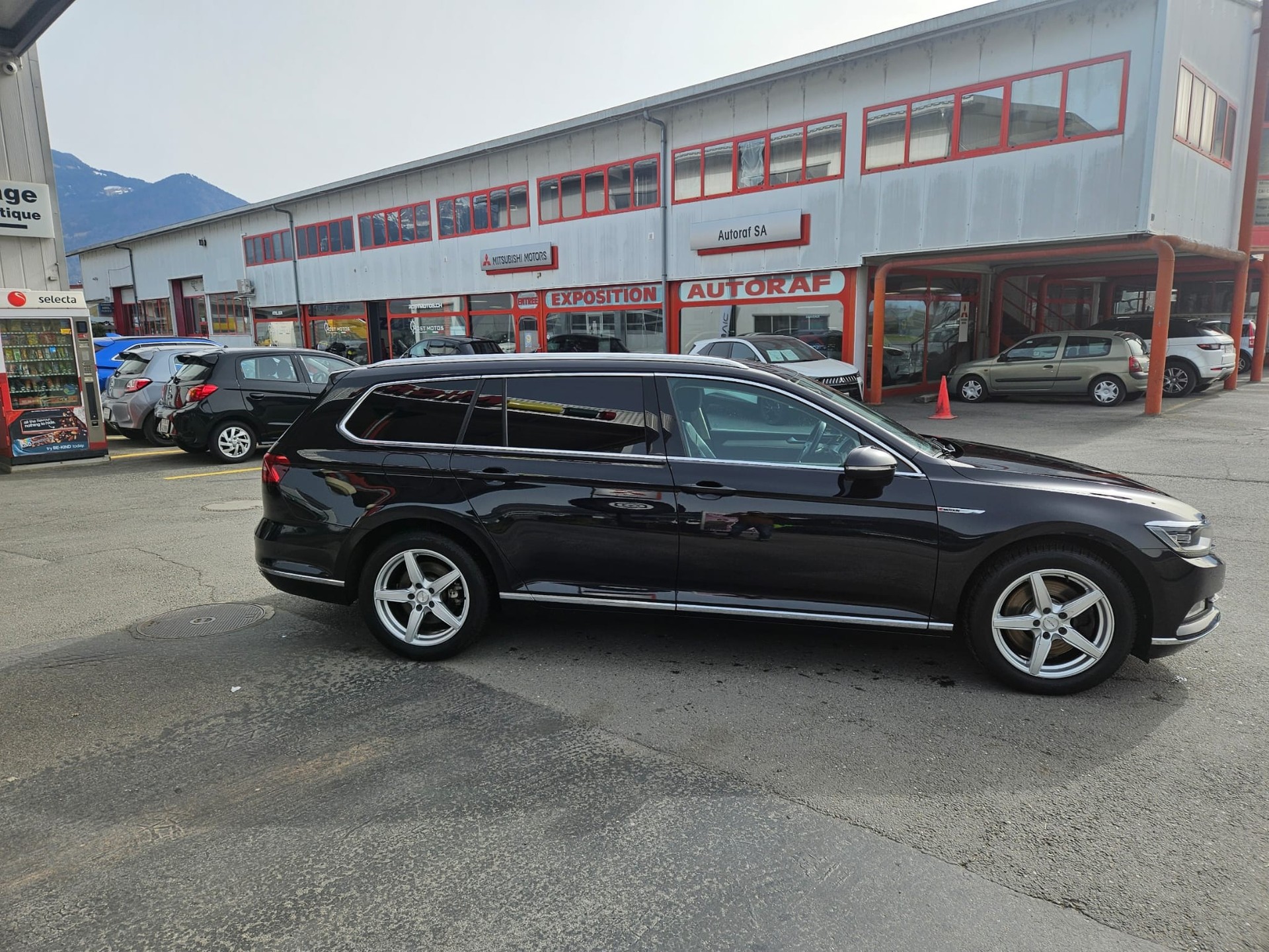 VW Passat 2.0 TDI BMT Highline DSG 4Motion-image-1