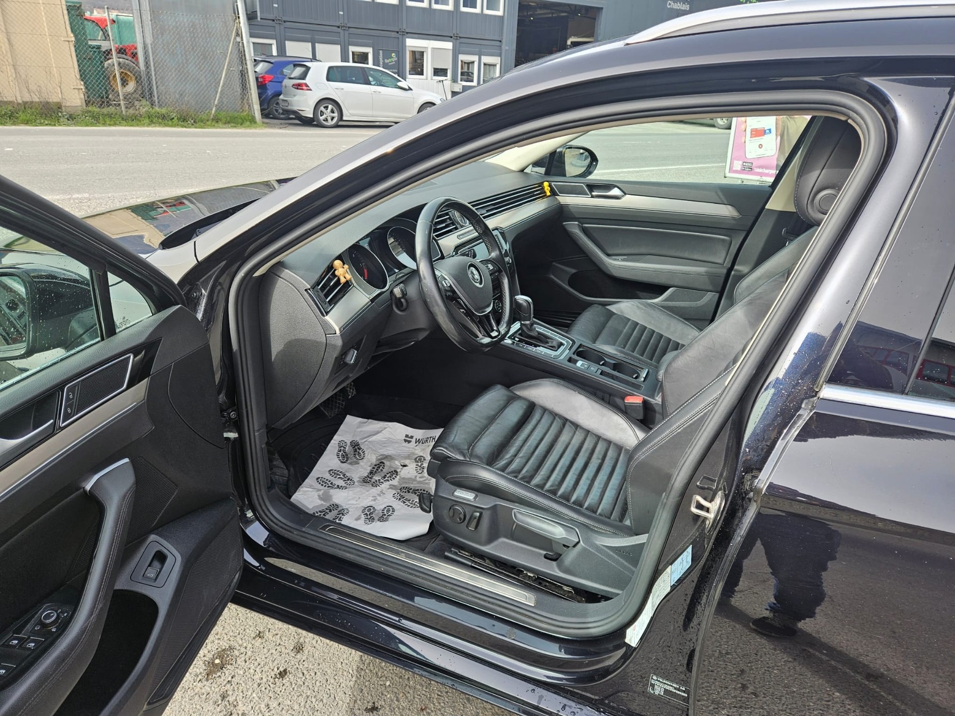 VW Passat 2.0 TDI BMT Highline DSG 4Motion-image-5