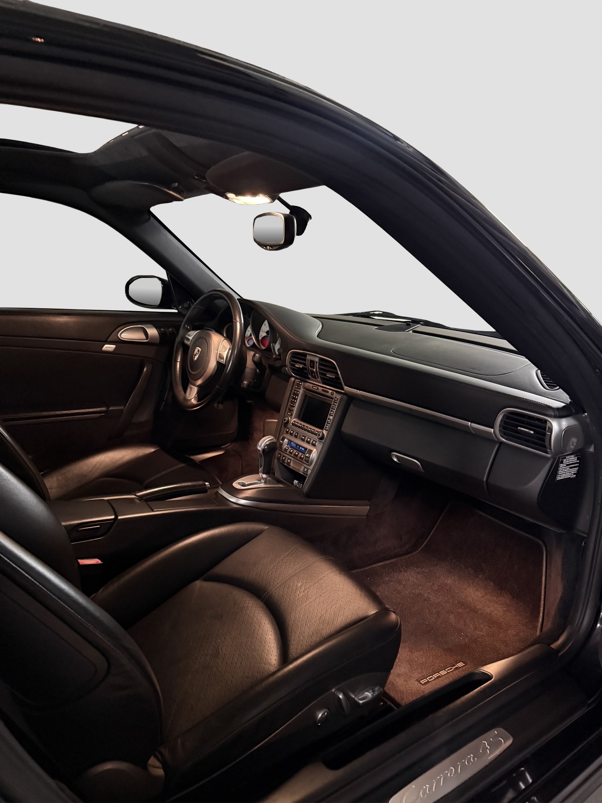 PORSCHE 911 Carrera 4S-image-4