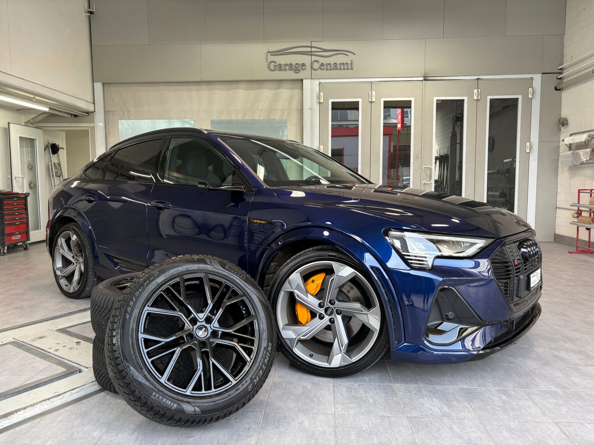 AUDI e-tron S Sportback quattro-image-0