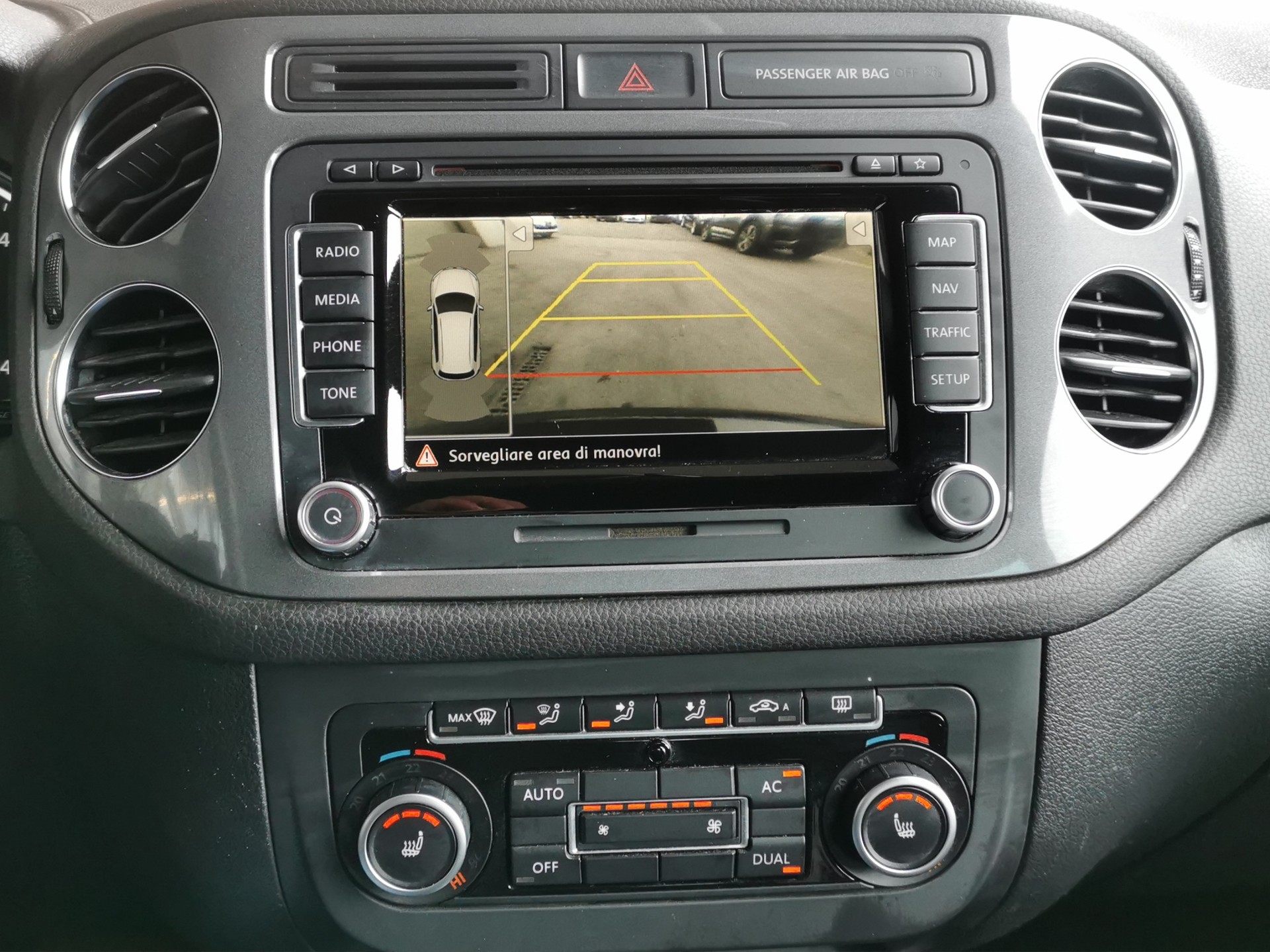 VW Tiguan 2.0 TDI BlueMotion R-Line 4Motion DSG-image-18