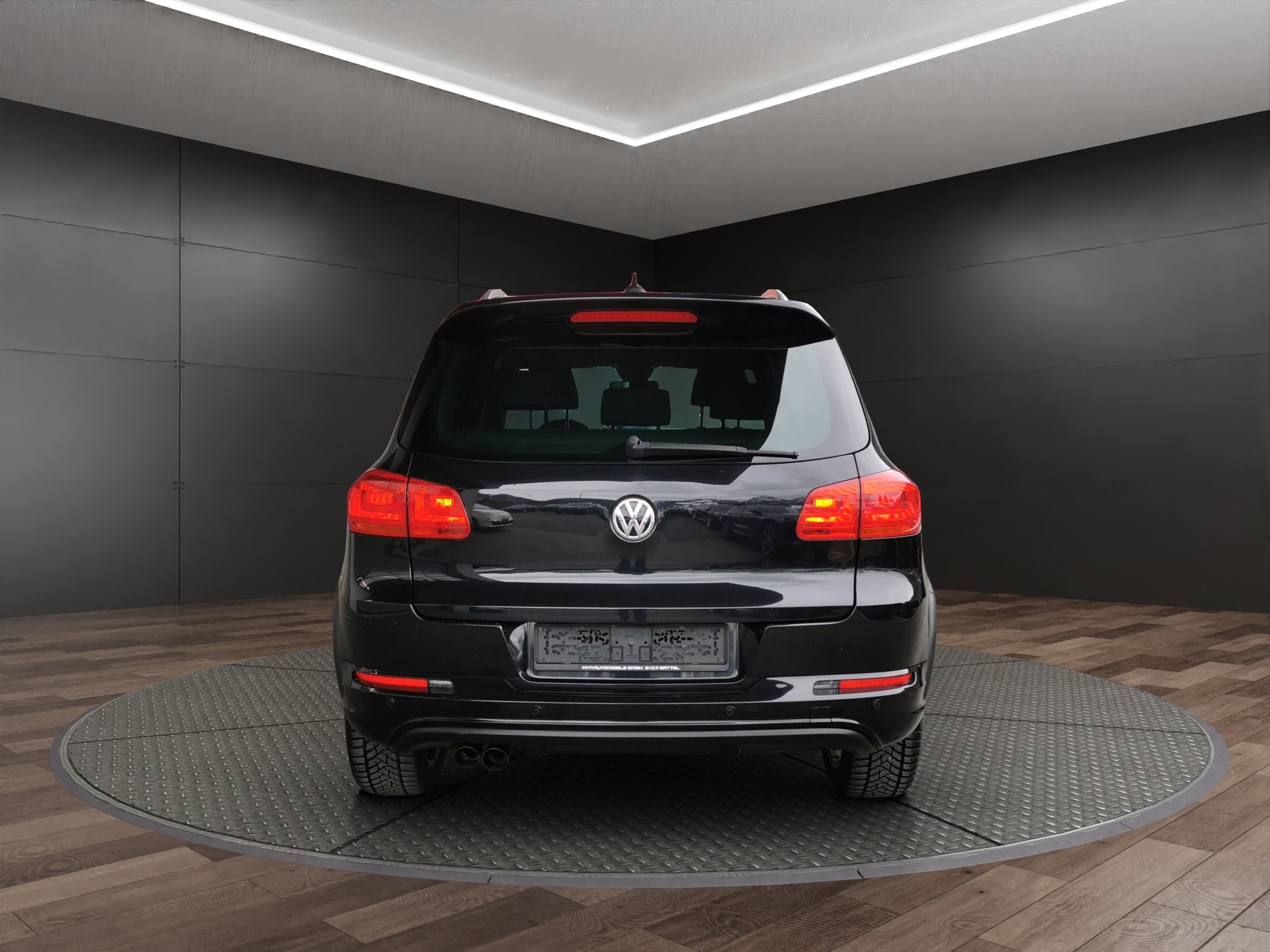 VW Tiguan 2.0 TDI BlueMotion R-Line 4Motion DSG-image-7