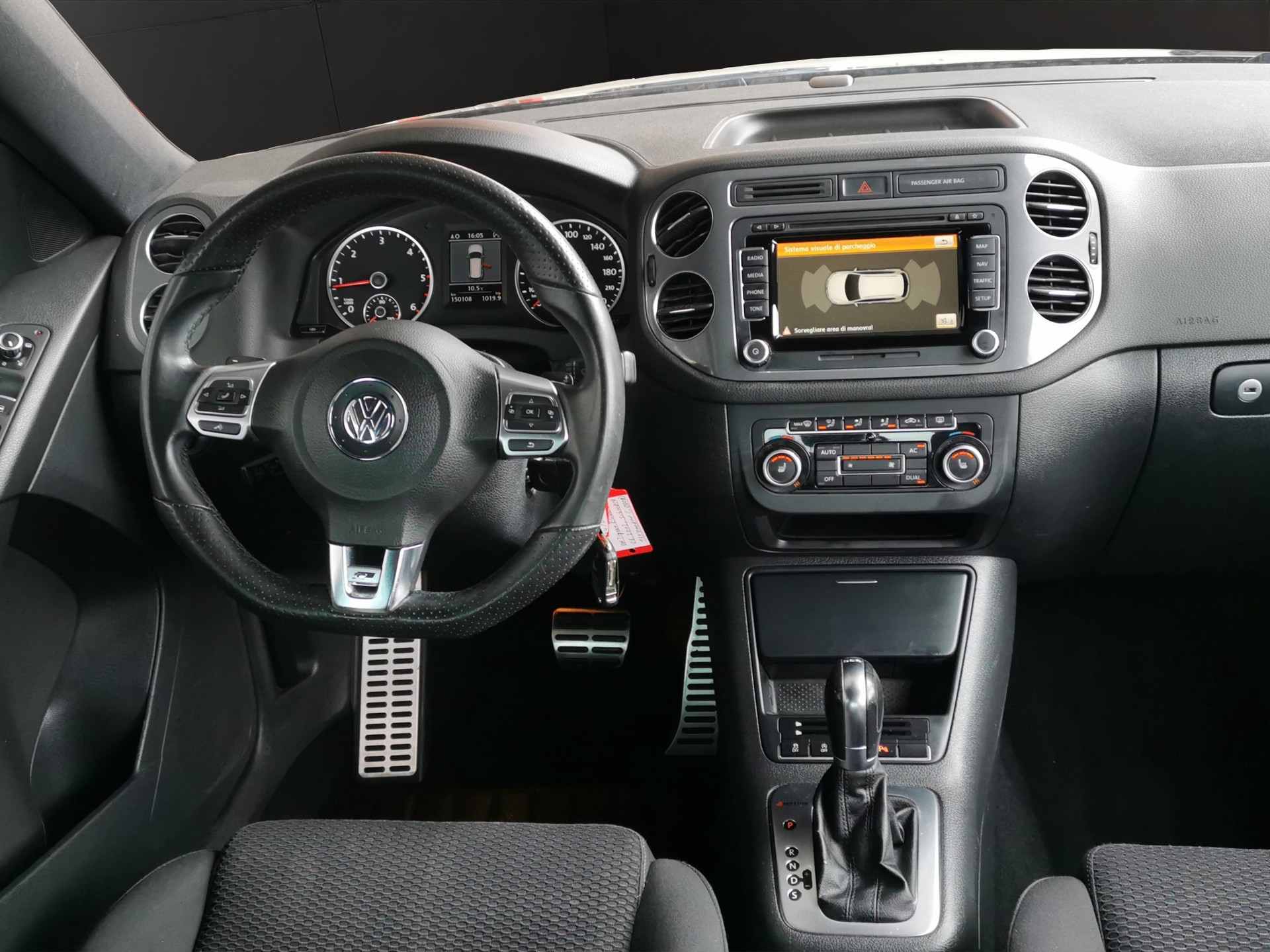 VW Tiguan 2.0 TDI BlueMotion R-Line 4Motion DSG-image-15