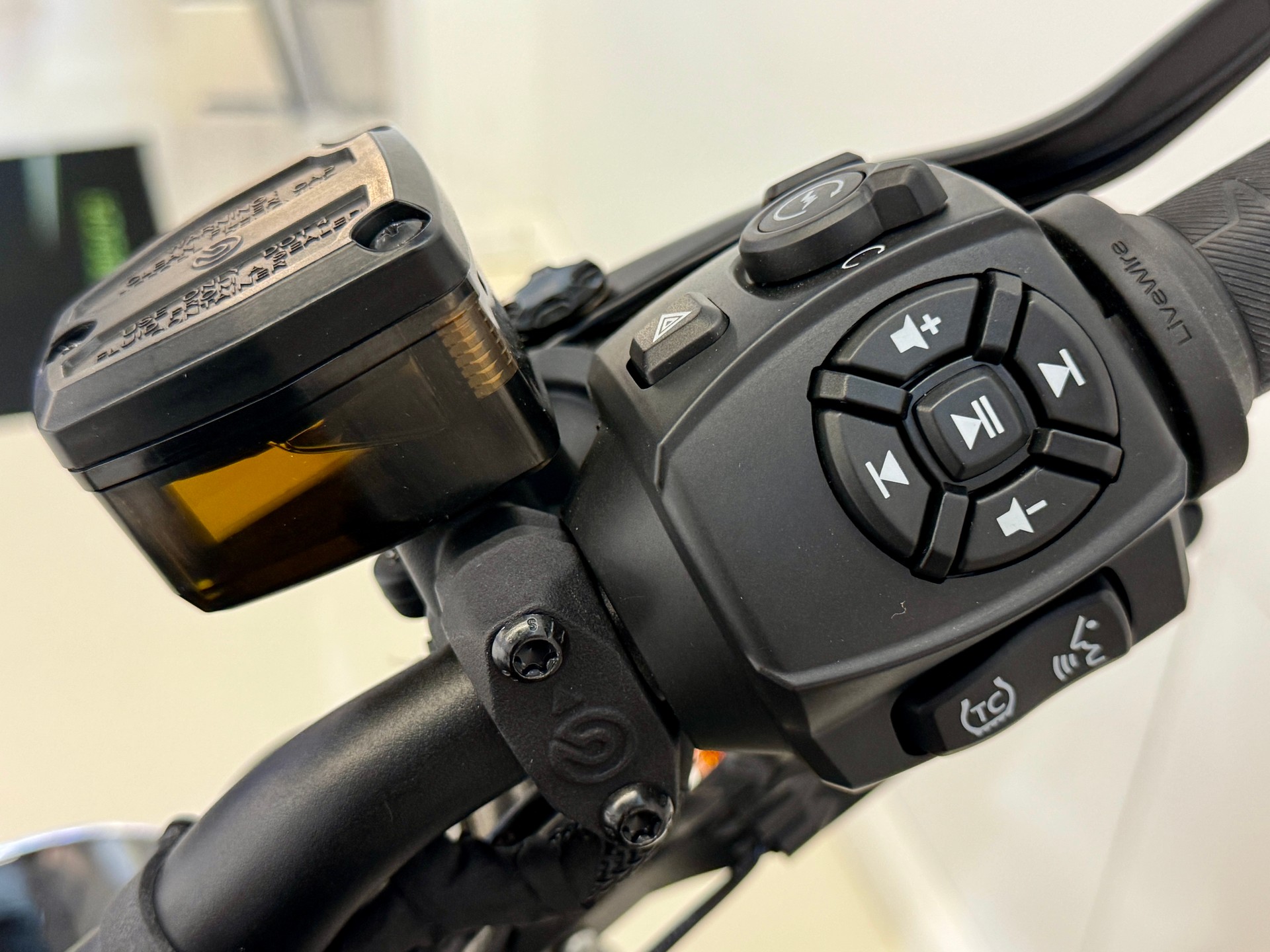 LIVEWIRE S2 Alpinista-image-5