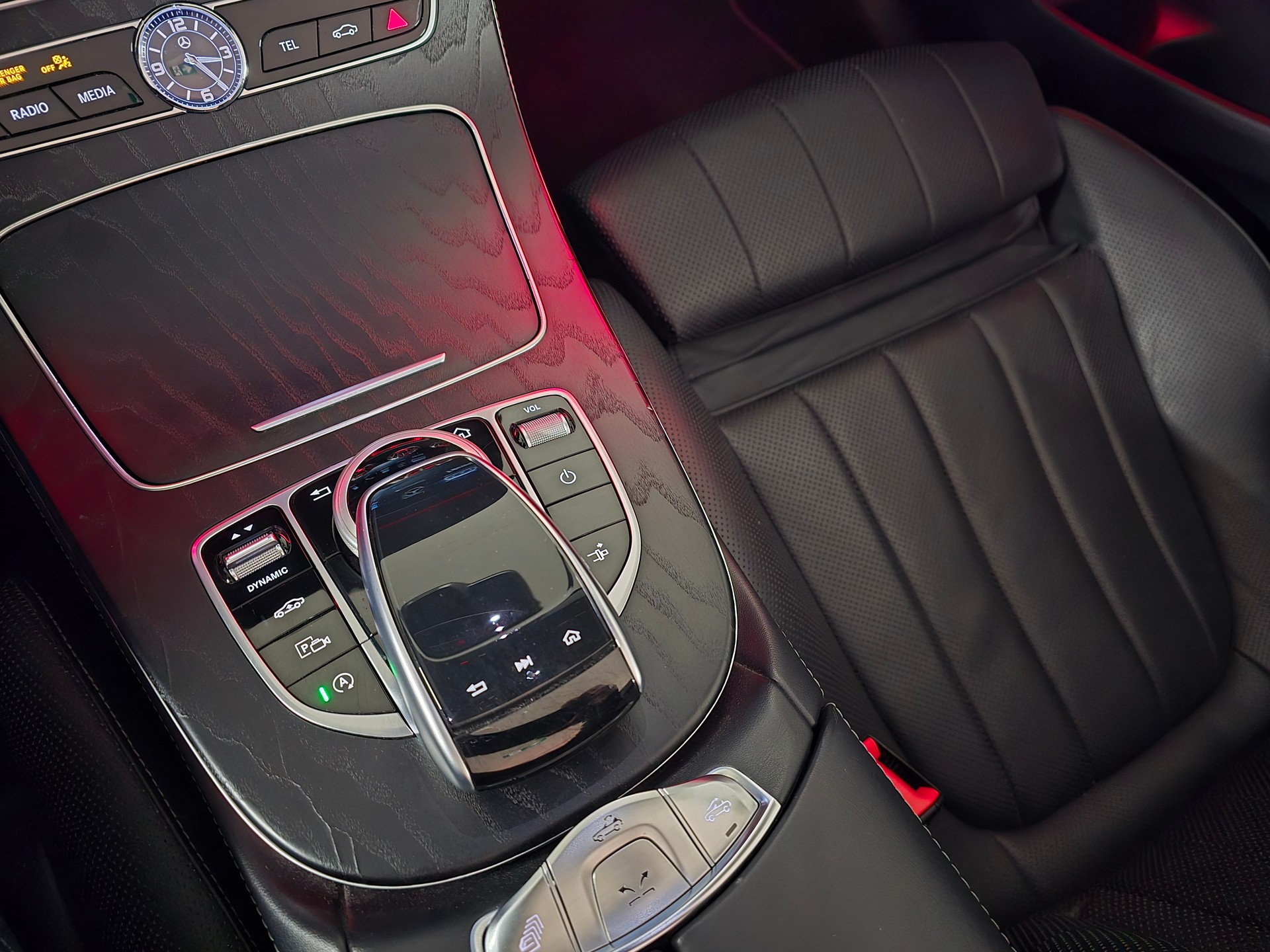 MERCEDES-BENZ E 450 Cabriolet AMG Line 4 Matic 9G-Tronic-image-18