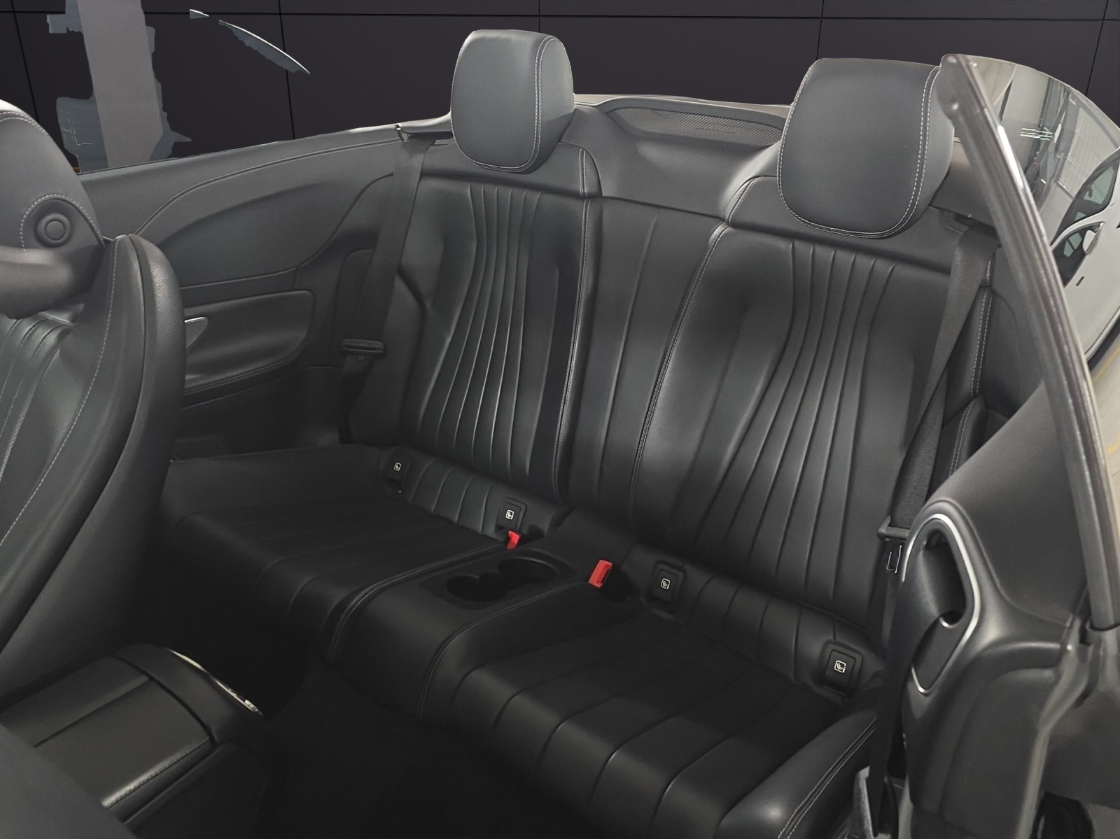MERCEDES-BENZ E 450 Cabriolet AMG Line 4 Matic 9G-Tronic-image-19