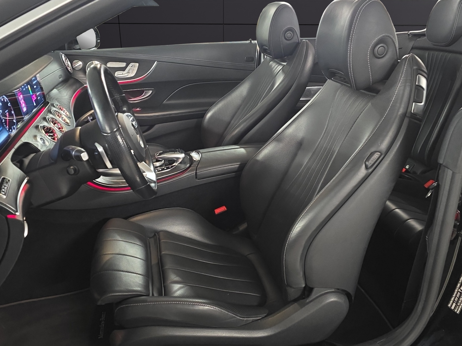 MERCEDES-BENZ E 450 Cabriolet AMG Line 4 Matic 9G-Tronic-image-8
