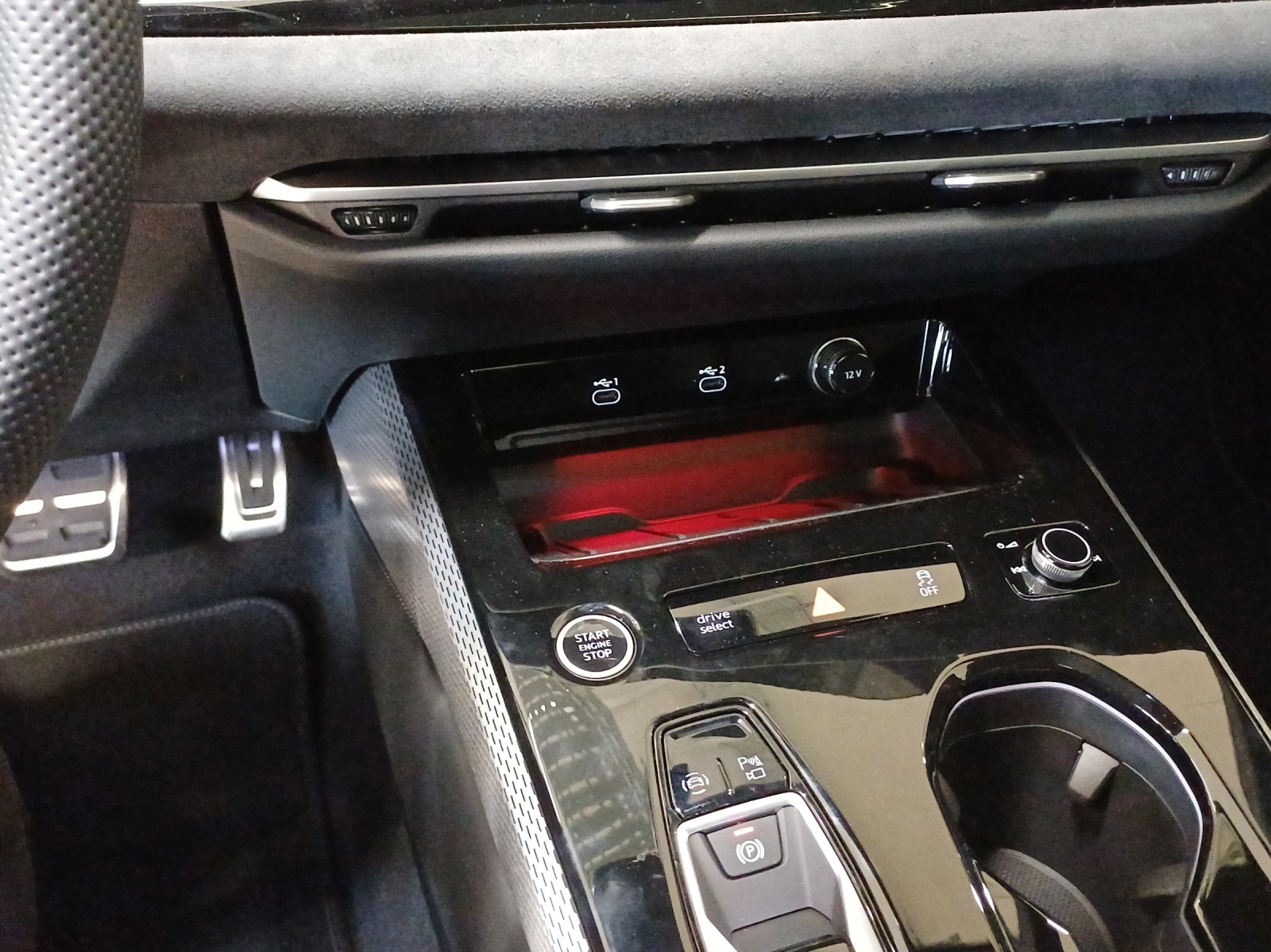 AUDI A5 Avant TDI quattro 150 kW Attraction S tronic-image-10