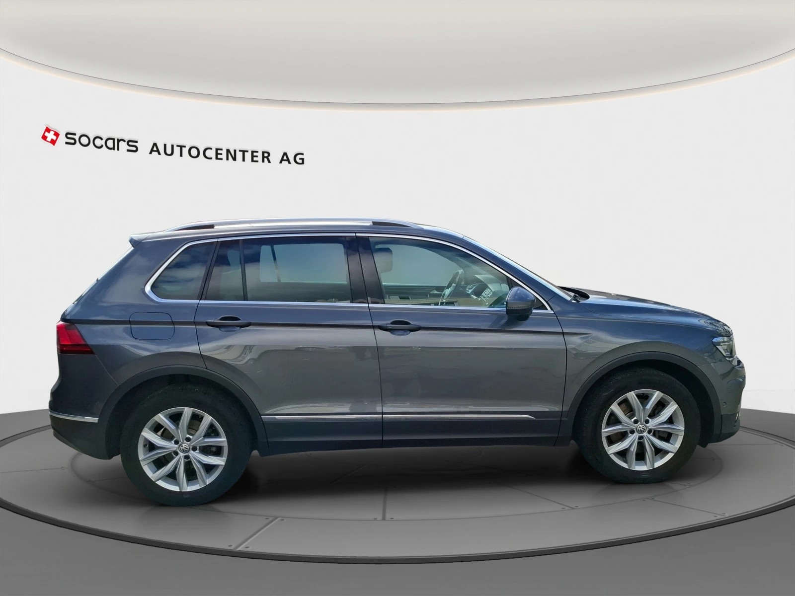 VW Tiguan 2.0TSI Highline 4Motion DSG // ACC Tempomat - Rückfahrkamera - Head-Up Display-image-6