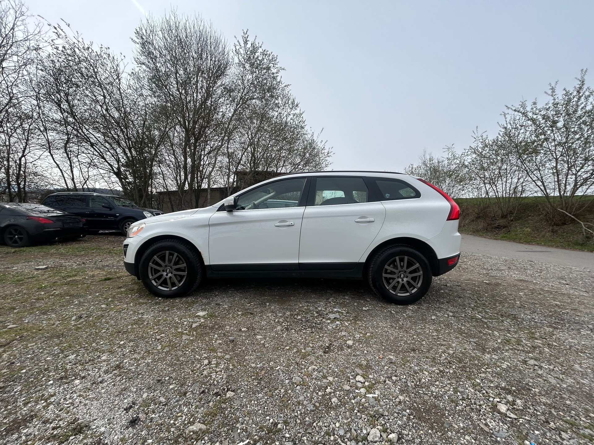 VOLVO XC60 D5 AWD Geartronic-image-2
