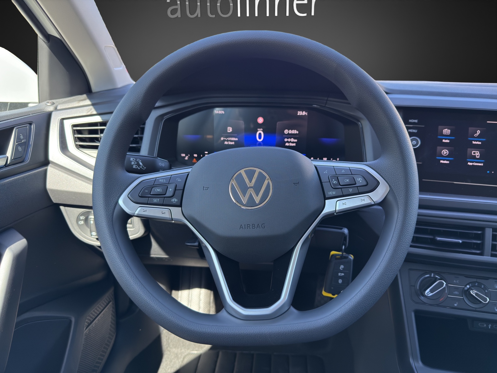 VW Polo 1.0 TSI Basis-image-12