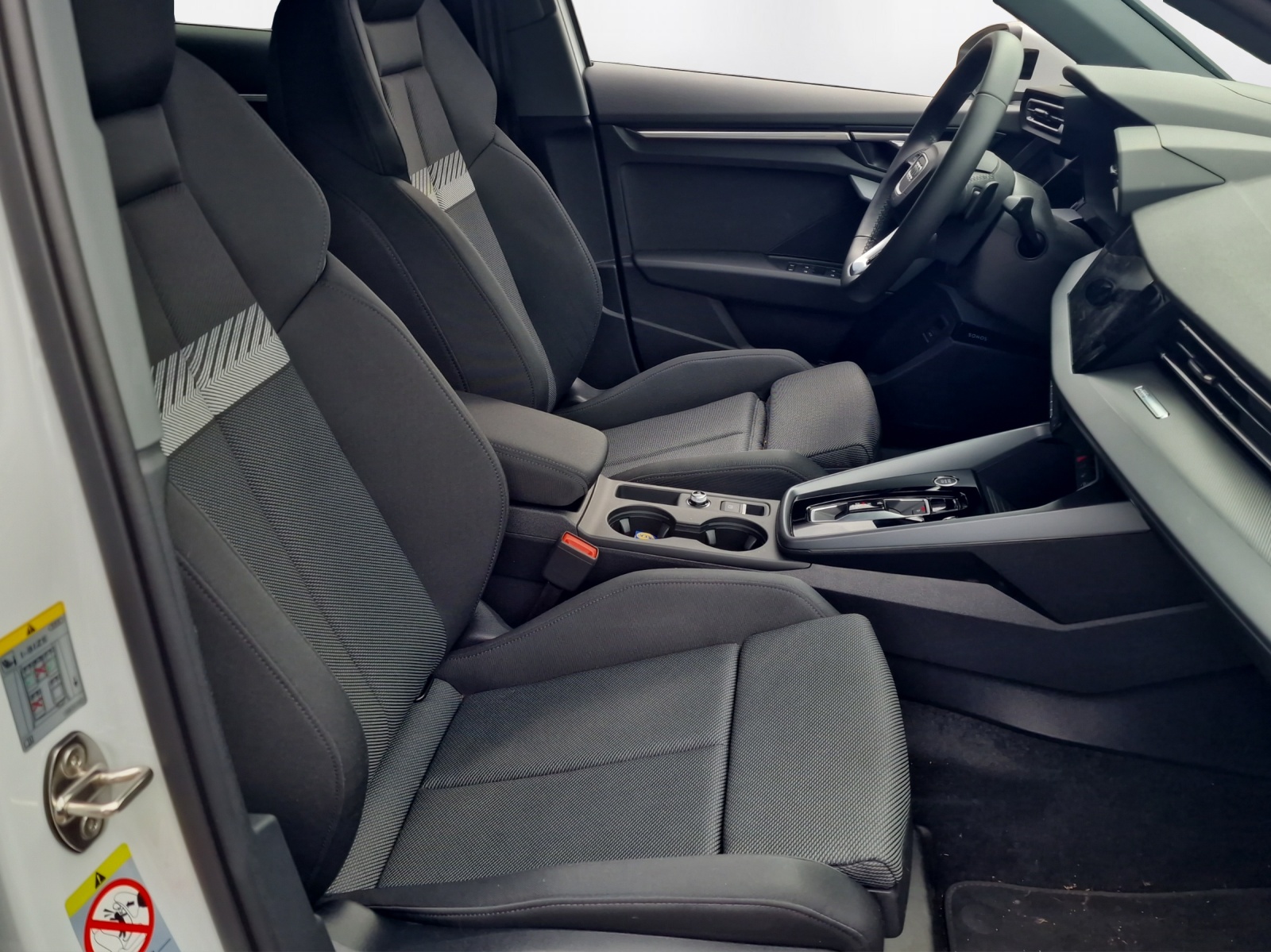 AUDI A3 Sportback TFSI 110 kW Attraction S tronic-image-11