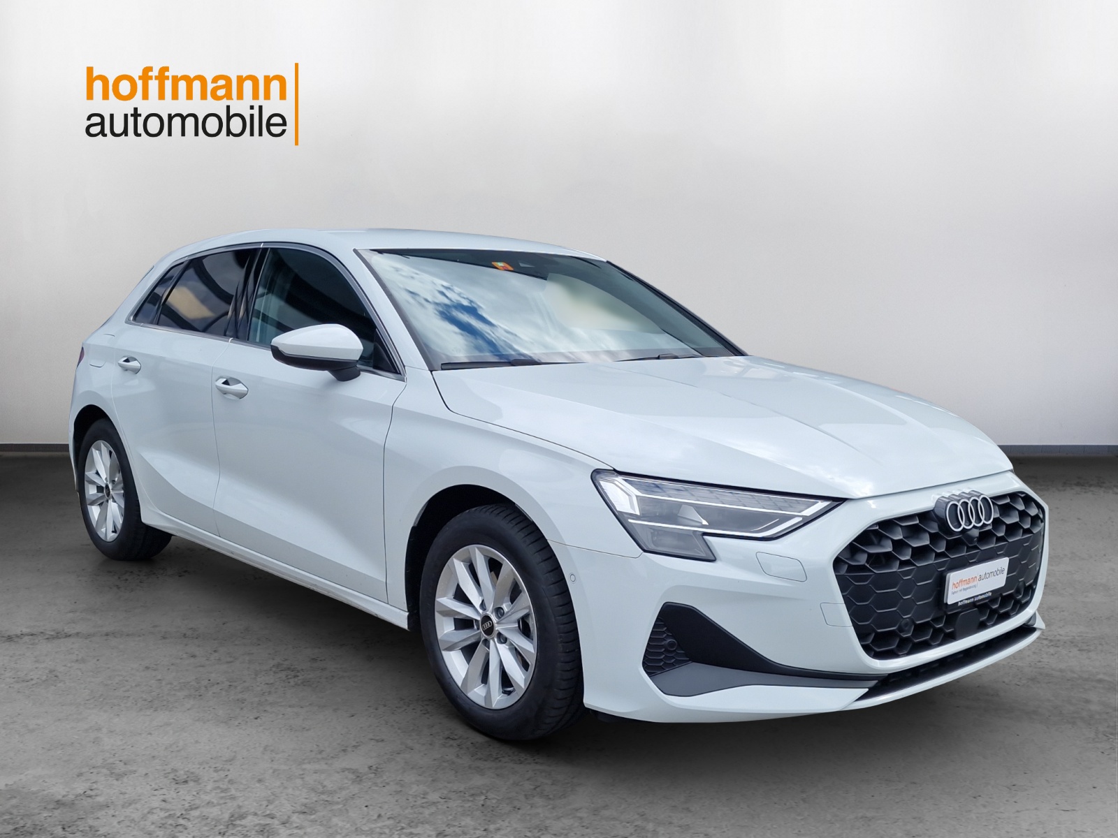 AUDI A3 Sportback TFSI 110 kW Attraction S tronic-image-2