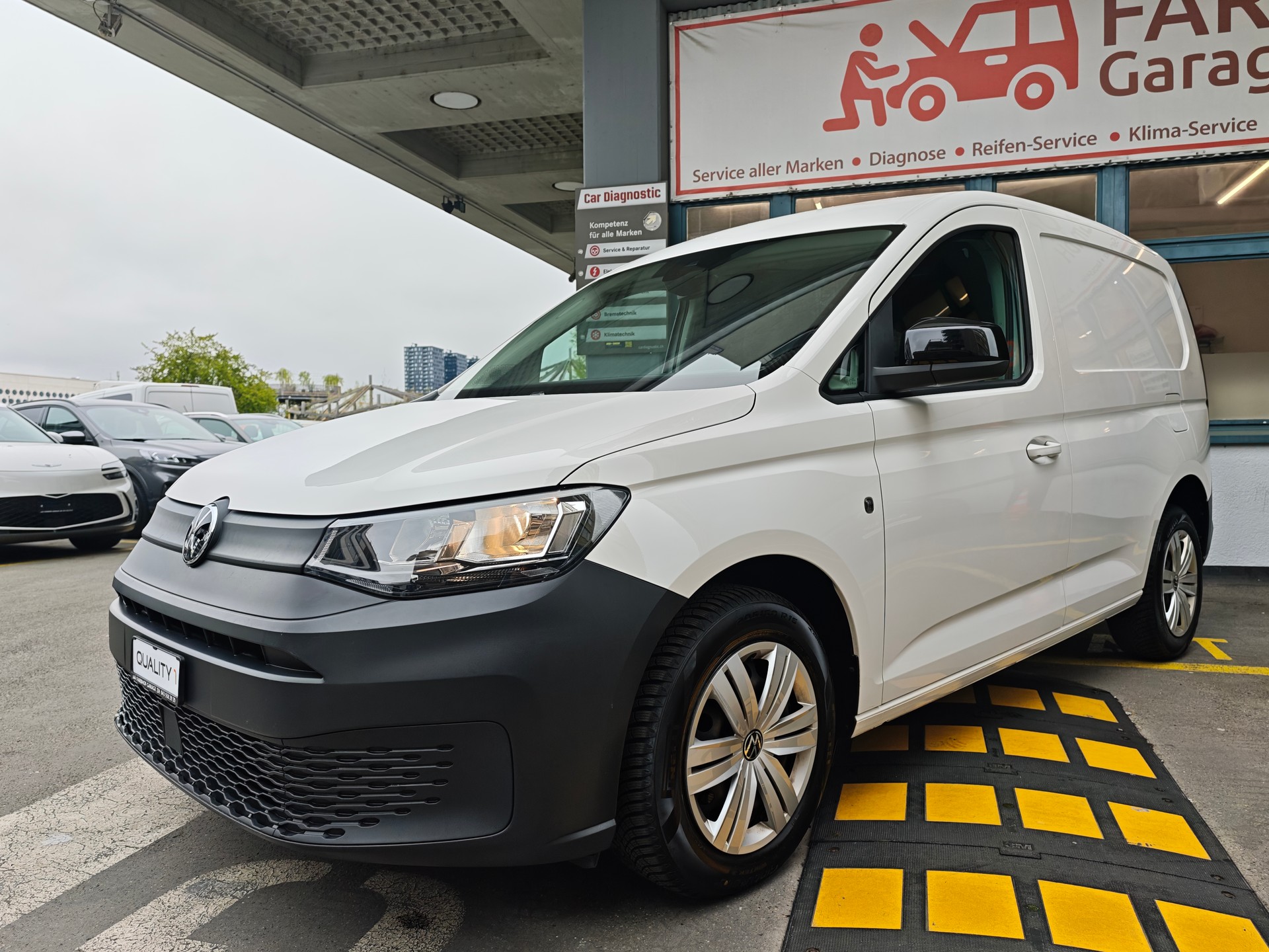 VW Caddy Cargo 2.0TDI Entry-image-3