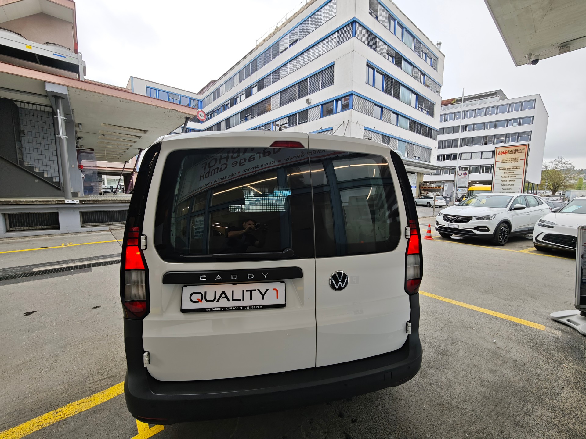 VW Caddy Cargo 2.0TDI Entry-image-7
