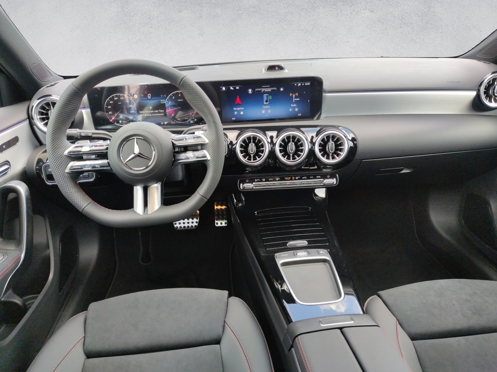 MERCEDES-BENZ A 250 AMG Line 4Matic-image-14