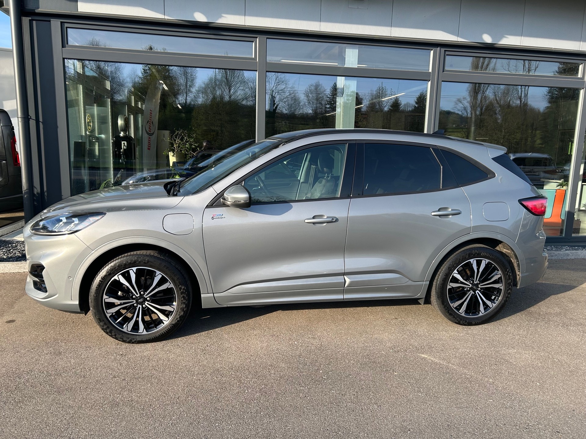 FORD Kuga 2.5 PHEV ST-Line X 2WD-image-3