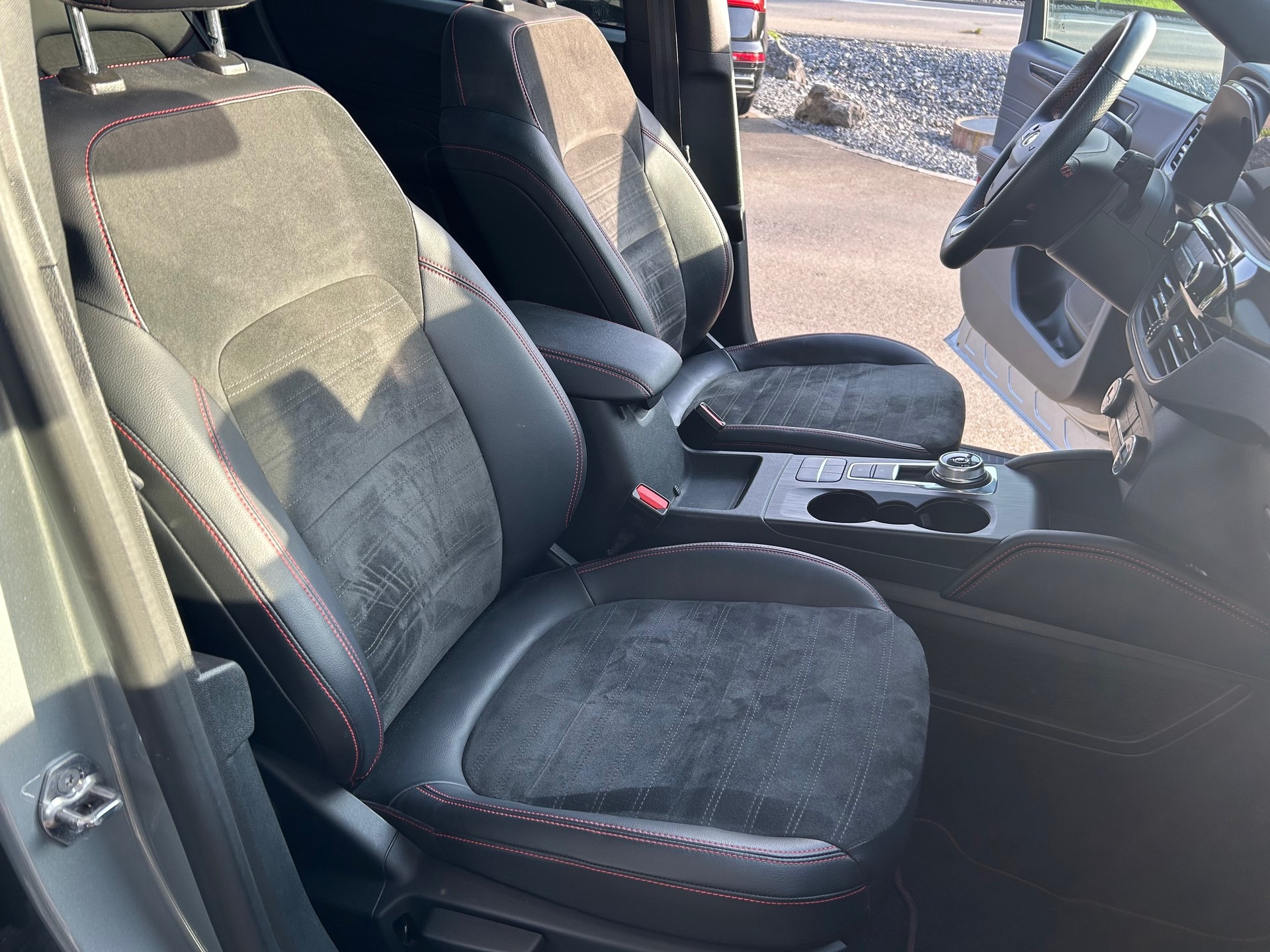 FORD Kuga 2.5 PHEV ST-Line X 2WD-image-9