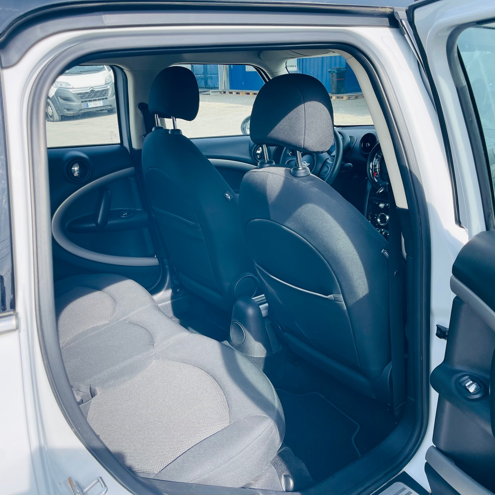 MINI Countryman Cooper FWD-image-8