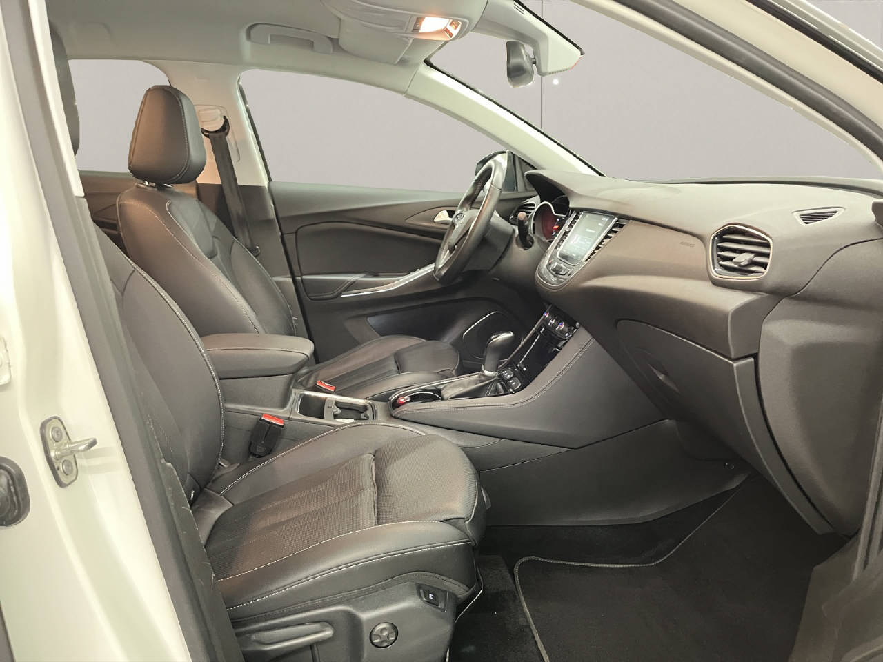 OPEL Grandland X 2.0 CDTi Ultimate-image-11